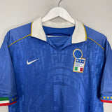 Shop 1995/96 ITALY HOME SHIRT (M) NIKE, classic football shirts, vintage football shirts & retro soccer jerseys at Cult Kits