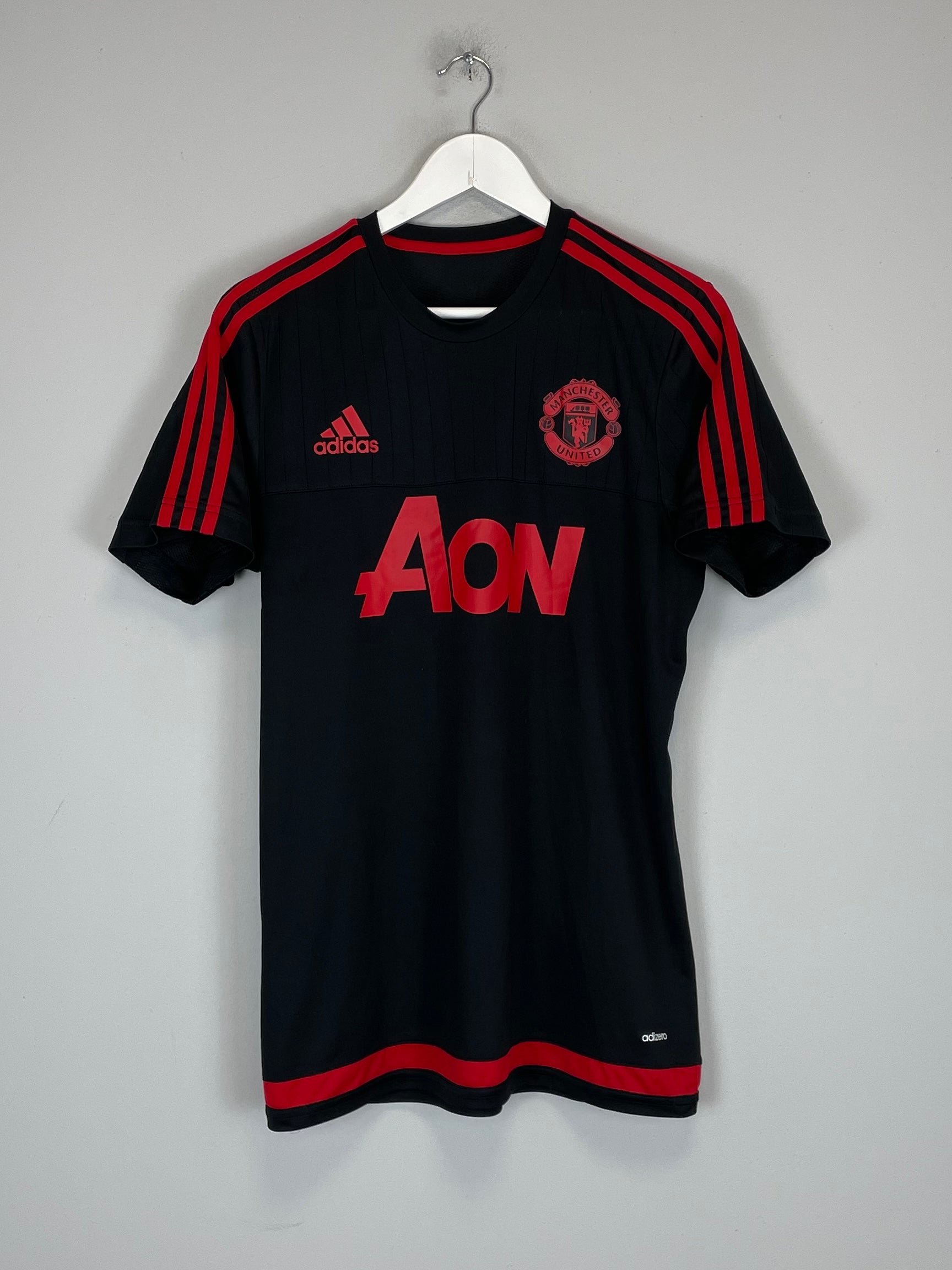 Shop 2018/19 MANCHESTER UNITED TRAINING SHIRT (M) ADIDAS, classic football shirts, vintage football shirts & retro soccer jerseys at Cult Kits