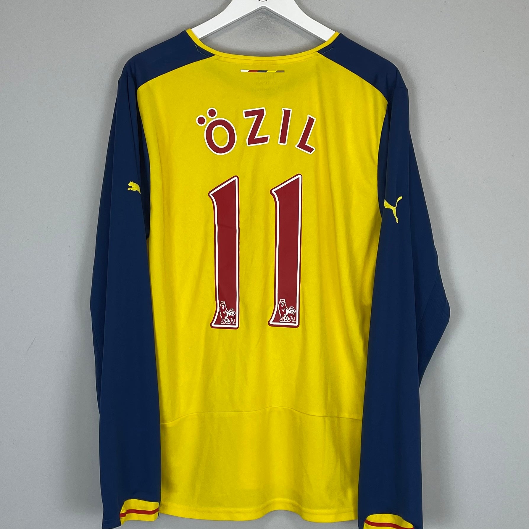 Shop 2014/15 ARSENAL OZIL #11 L/S AWAY SHIRT (XL) PUMA, classic football shirts, vintage football shirts & retro soccer jerseys at Cult Kits