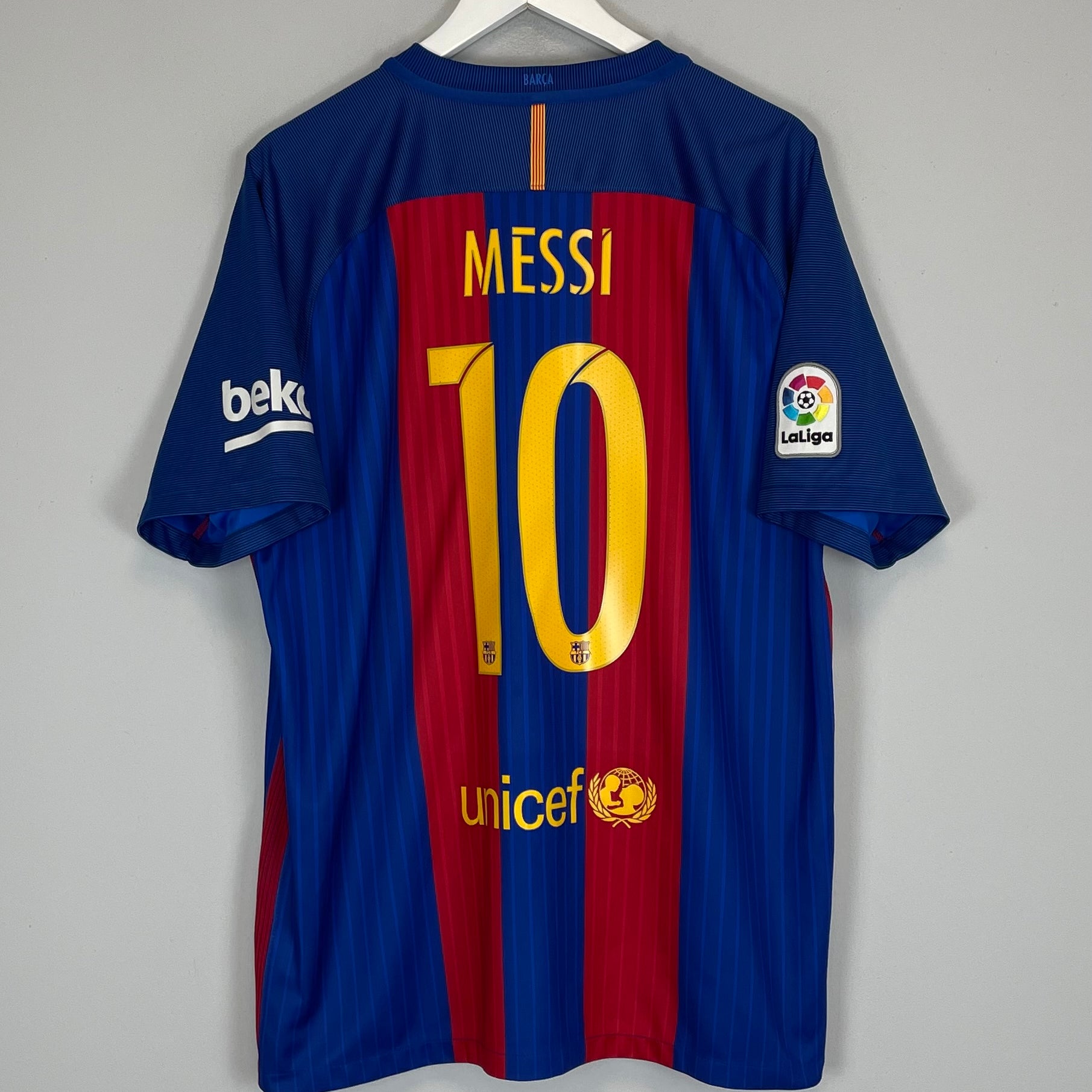 Shop 2016/17 BARCELONA MESSI #10 HOME SHIRT (XL) NIKE, classic football shirts, vintage football shirts & retro soccer jerseys at Cult Kits
