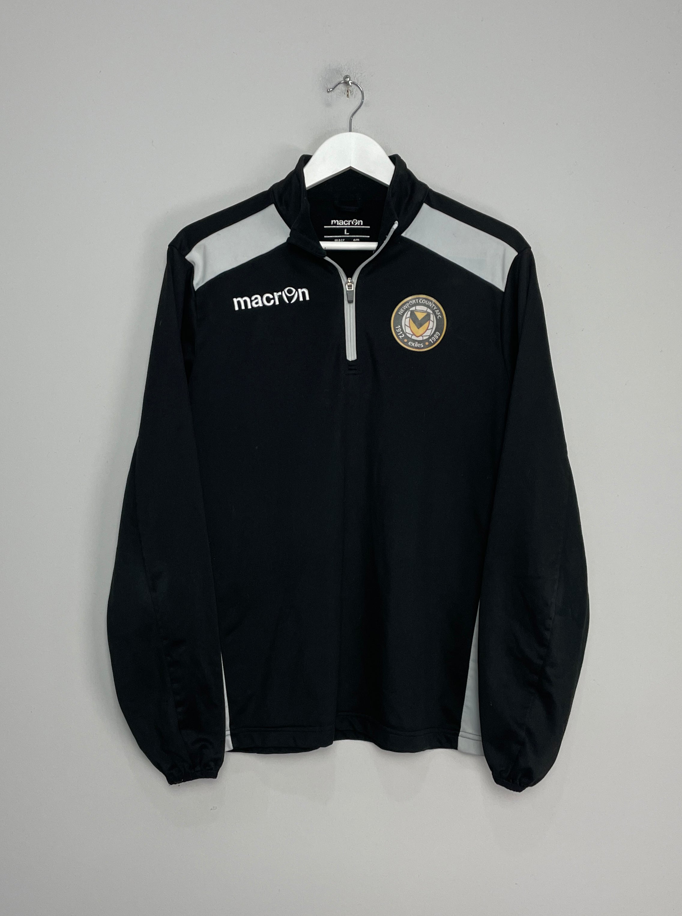 Shop 2017/18 NEWPORT COUNTY 1/4 ZIP TRAINING TOP (L) MACRON, classic football shirts, vintage football shirts & retro soccer jerseys at Cult Kits