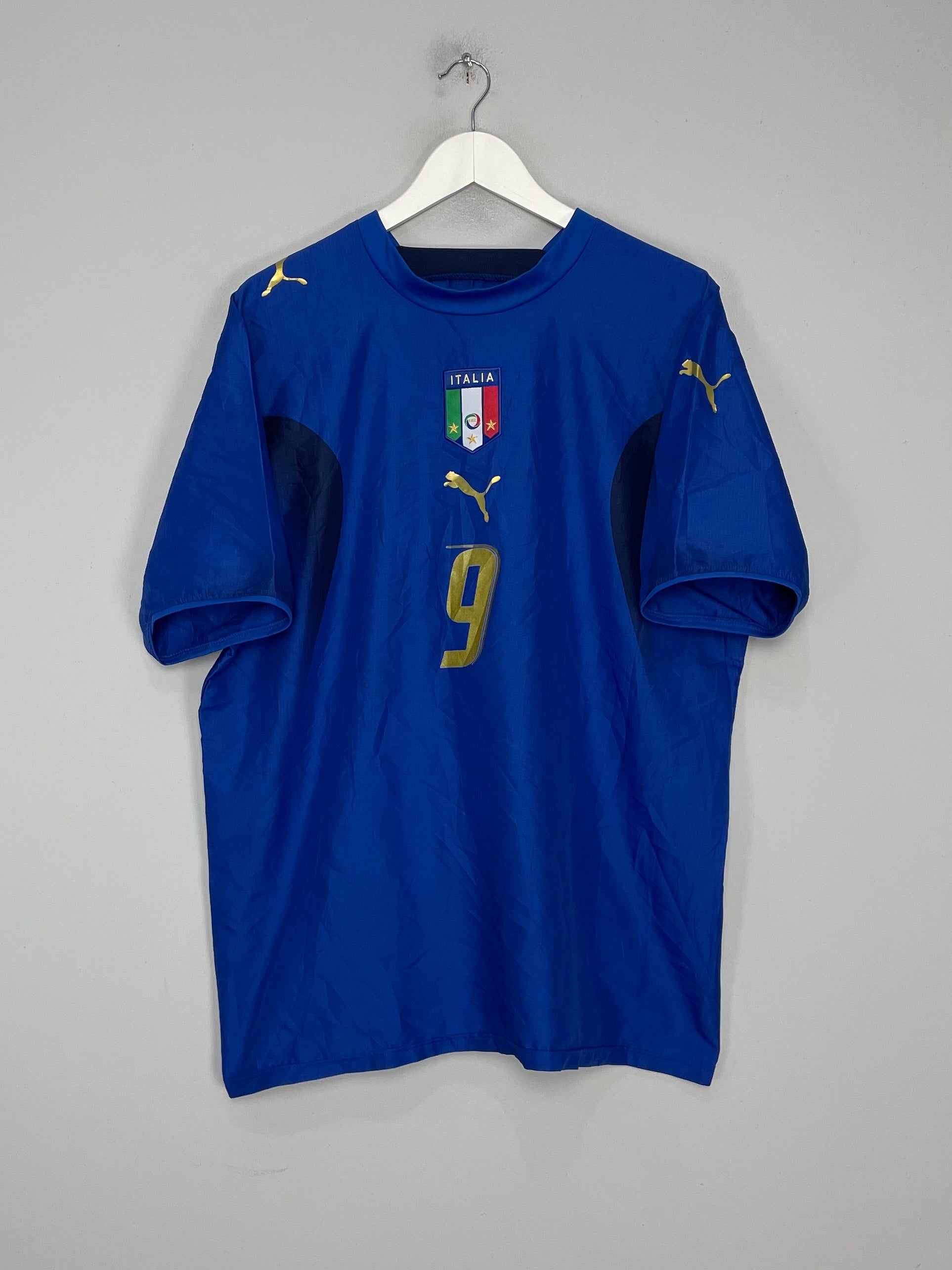 Shop 2006/07 ITALY TONI #9 HOME SHIRT (XL) PUMA, classic football shirts, vintage football shirts & retro soccer jerseys at Cult Kits