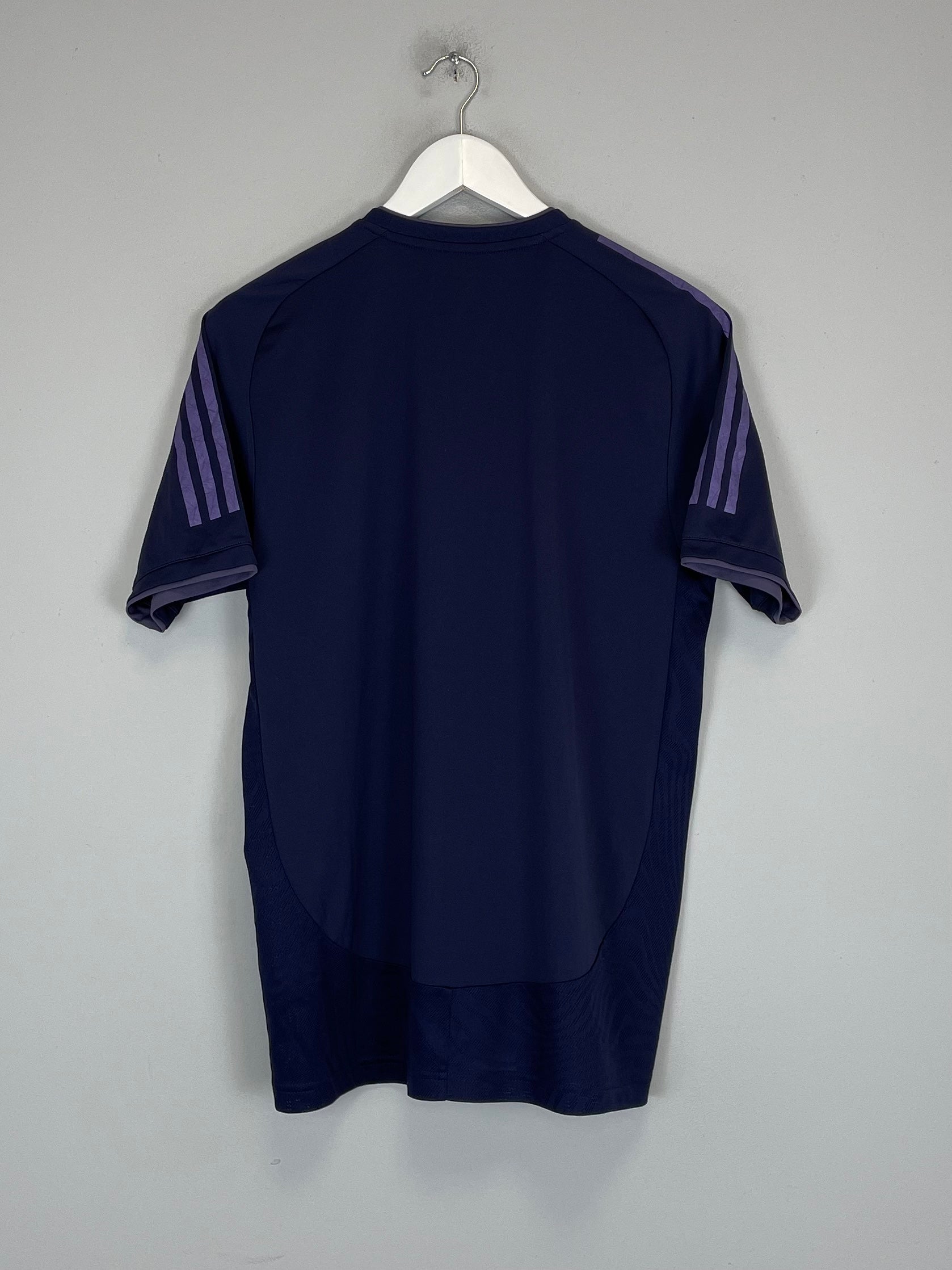 Shop 2018/19 JUVENTUS TRAINING SHIRT (M) ADIDAS, classic football shirts, vintage football shirts & retro soccer jerseys at Cult Kits