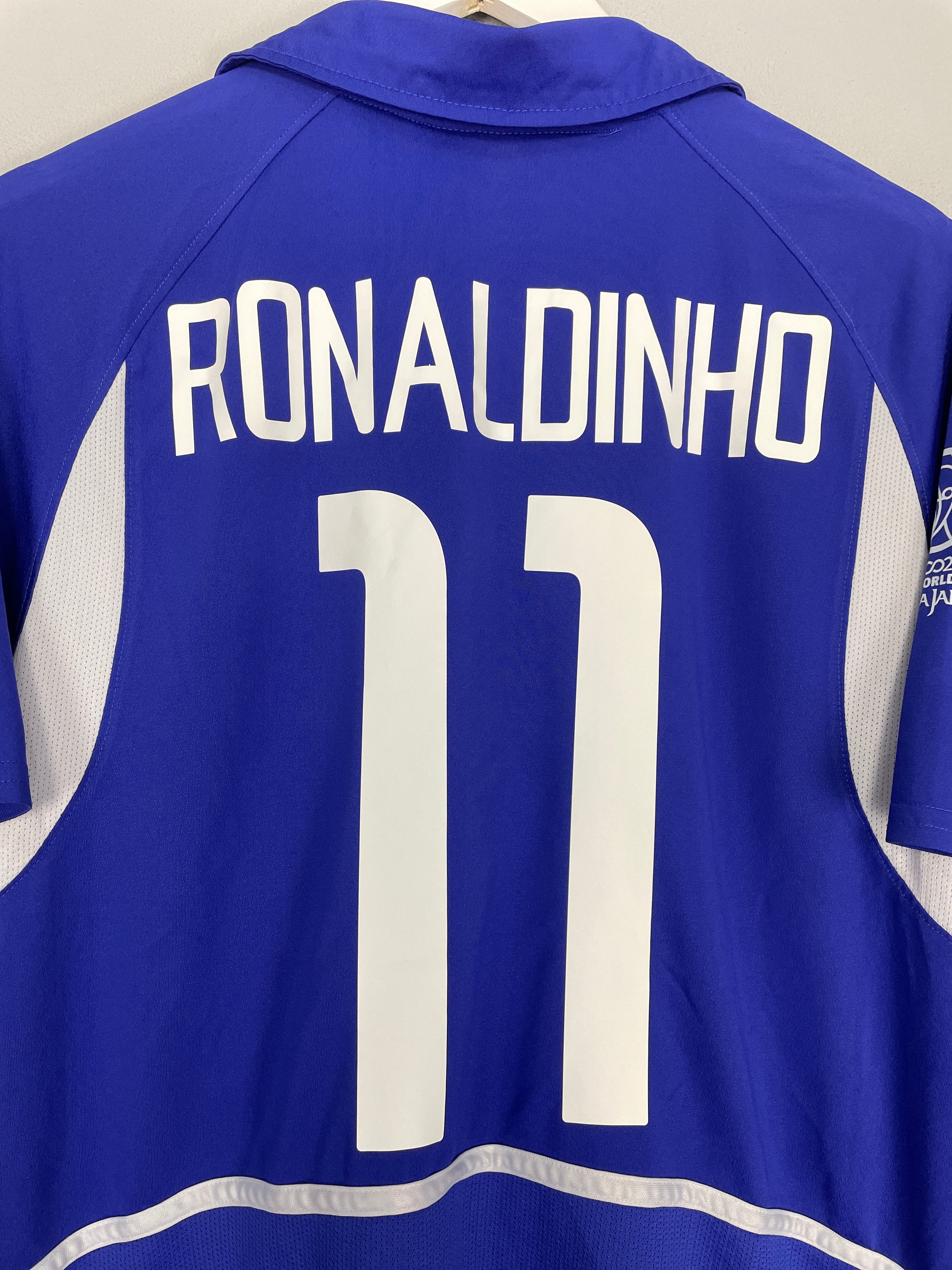Shop 2002/04 BRAZIL RONALDINHO #11 AWAY SHIRT (M) NIKE, classic football shirts, vintage football shirts & retro soccer jerseys at Cult Kits