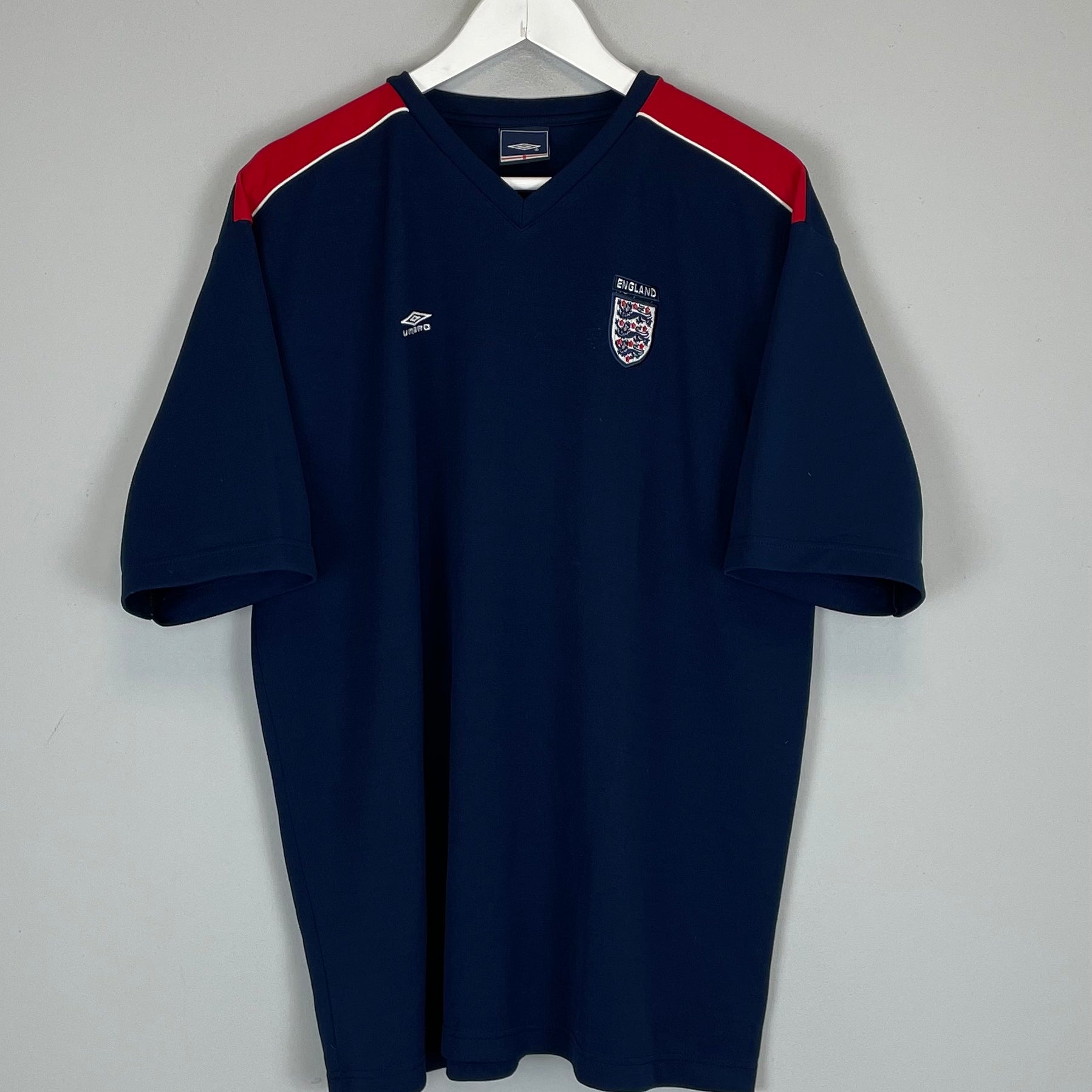 Shop 2006/07 ENGLAND TRAINING SHIRT (XXL) UMBRO, classic football shirts, vintage football shirts & retro soccer jerseys at Cult Kits