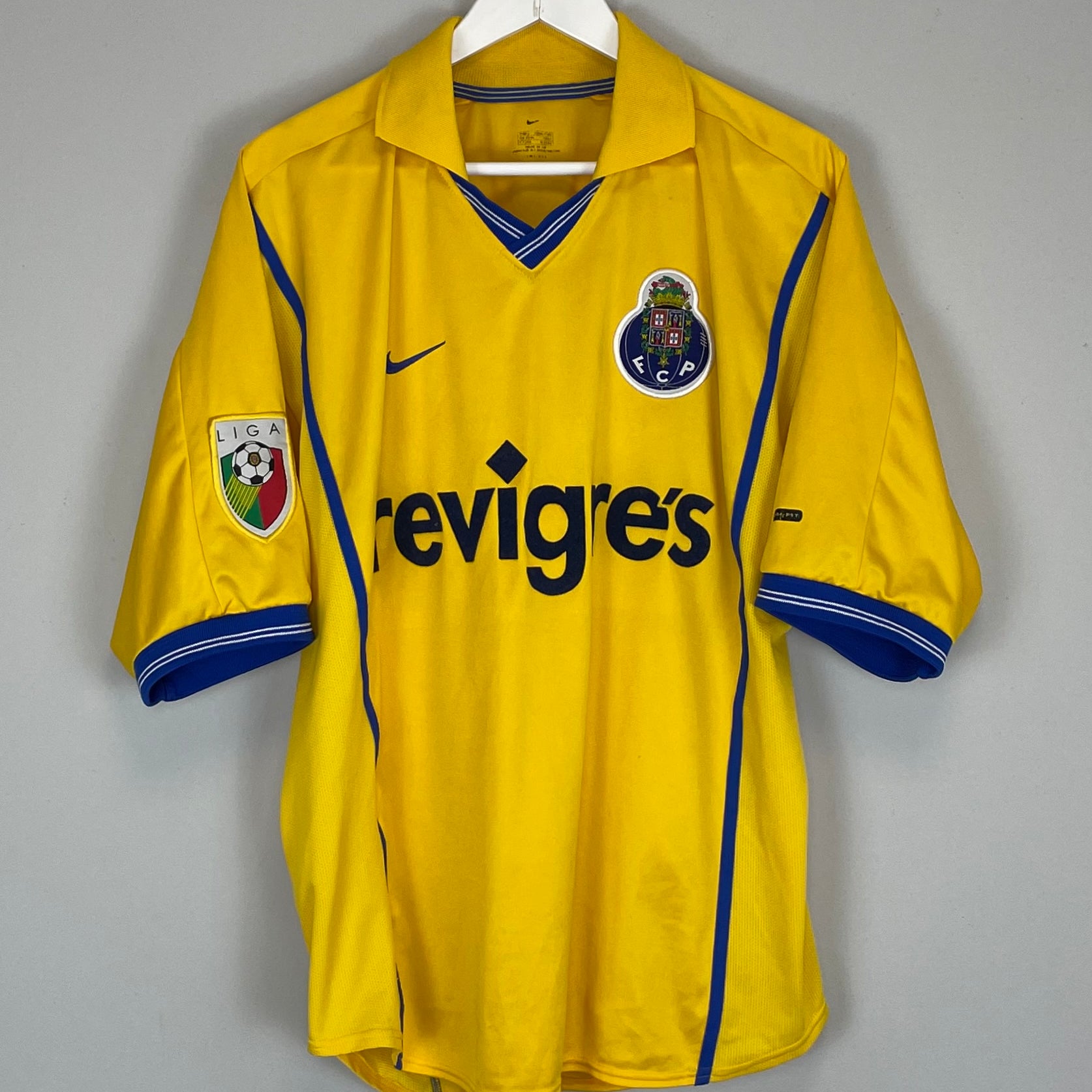 Shop 2000/01 PORTO AWAY SHIRT (L) NIKE, classic football shirts, vintage football shirts & retro soccer jerseys at Cult Kits