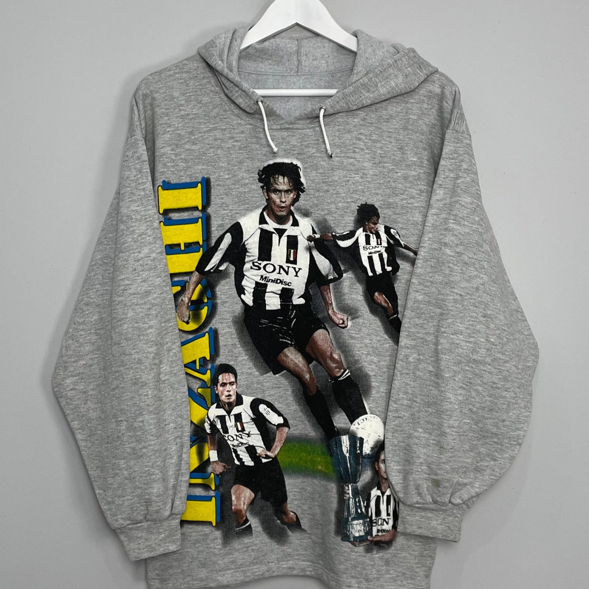 Shop 1999 JUVENTUS INZAGHI #9 HOODIE (M) BOOTLEG, classic football shirts, vintage football shirts & retro soccer jerseys at Cult Kits