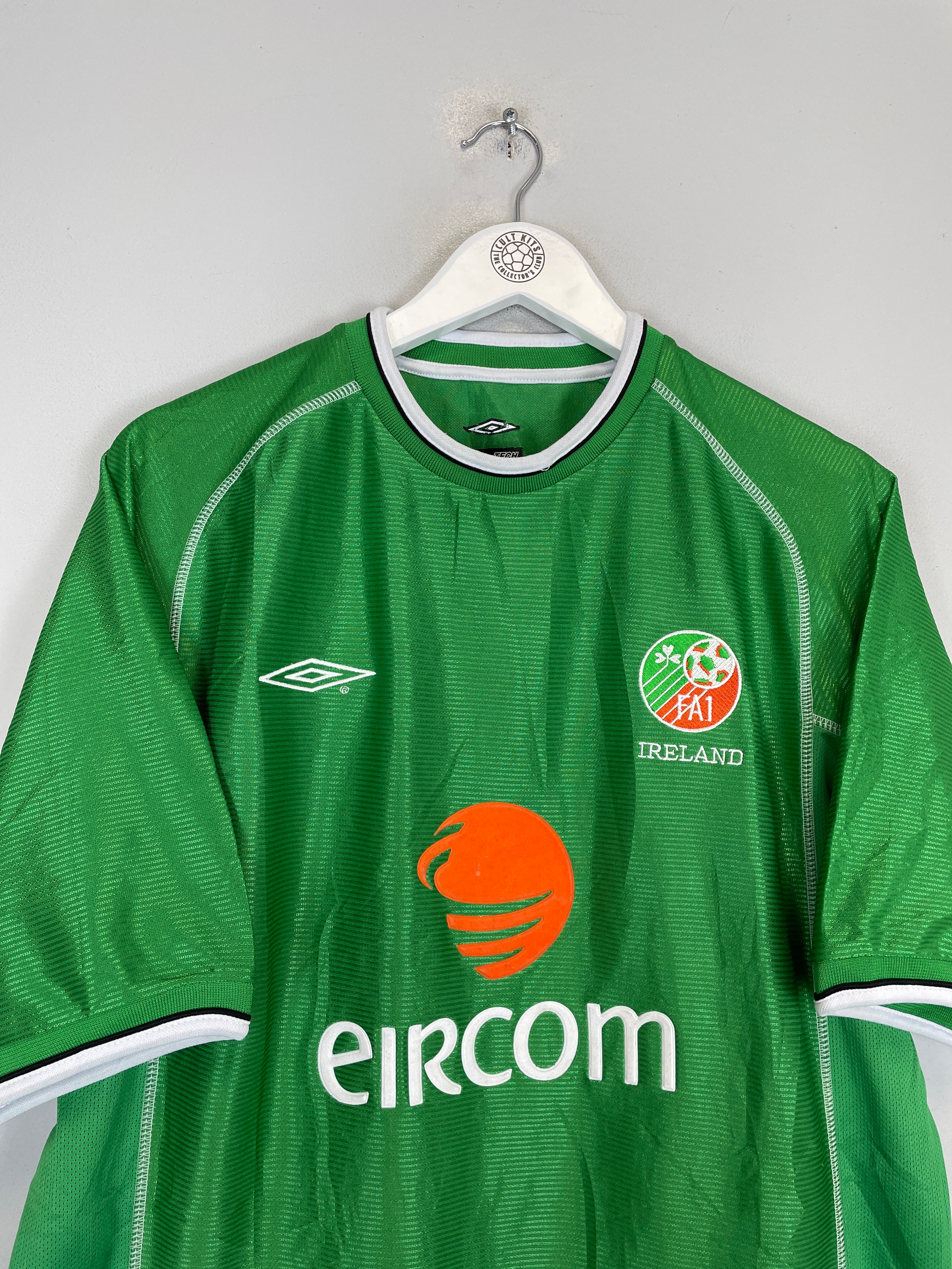 Shop 2001/03 IRELAND HOME SHIRT (XL) UMBRO, classic football shirts, vintage football shirts & retro soccer jerseys at Cult Kits