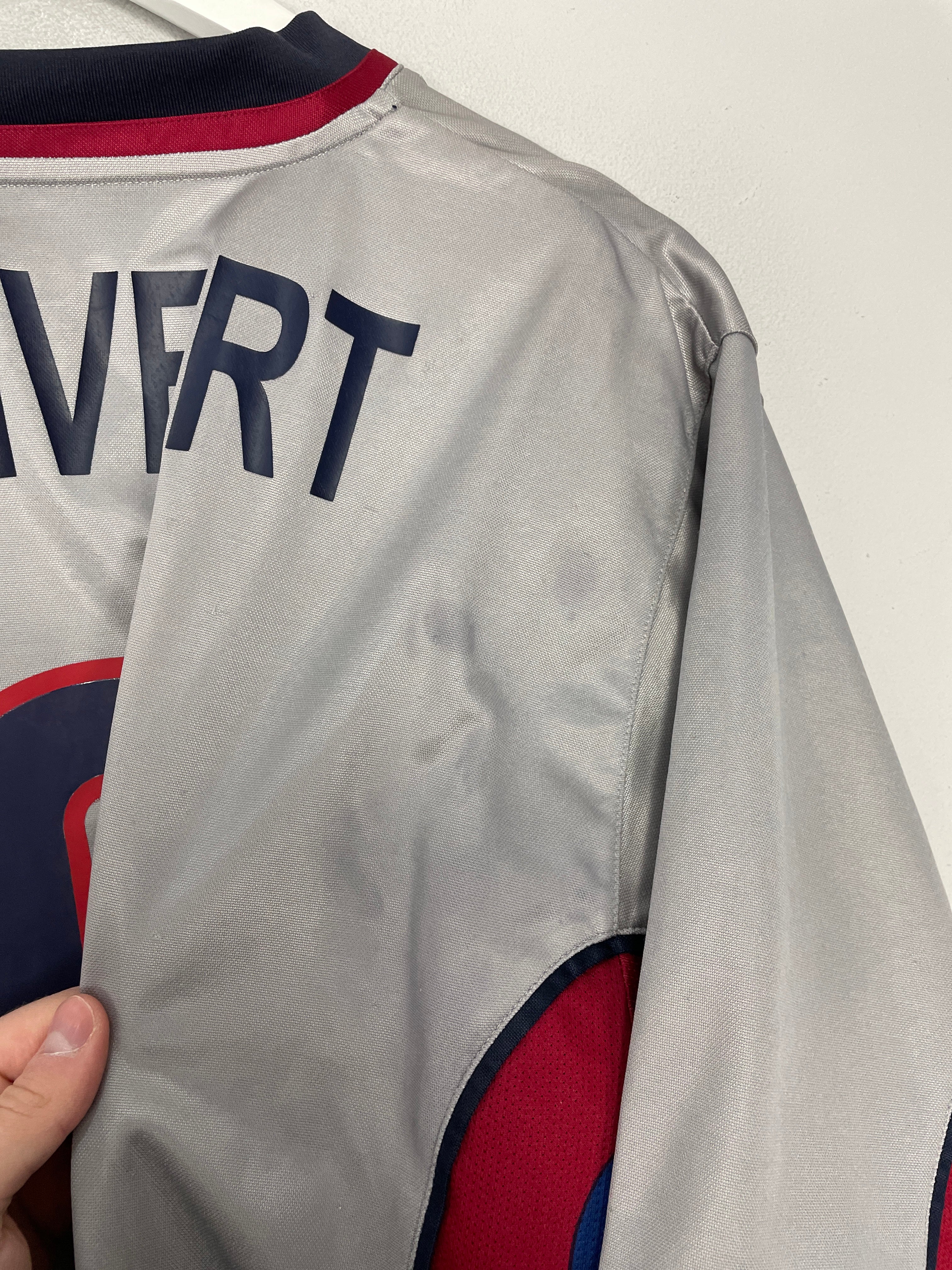 Shop 1998/01 BARCELONA KLUIVERT #9 AWAY SHIRT (L) NIKE, classic football shirts, vintage football shirts & retro soccer jerseys at Cult Kits