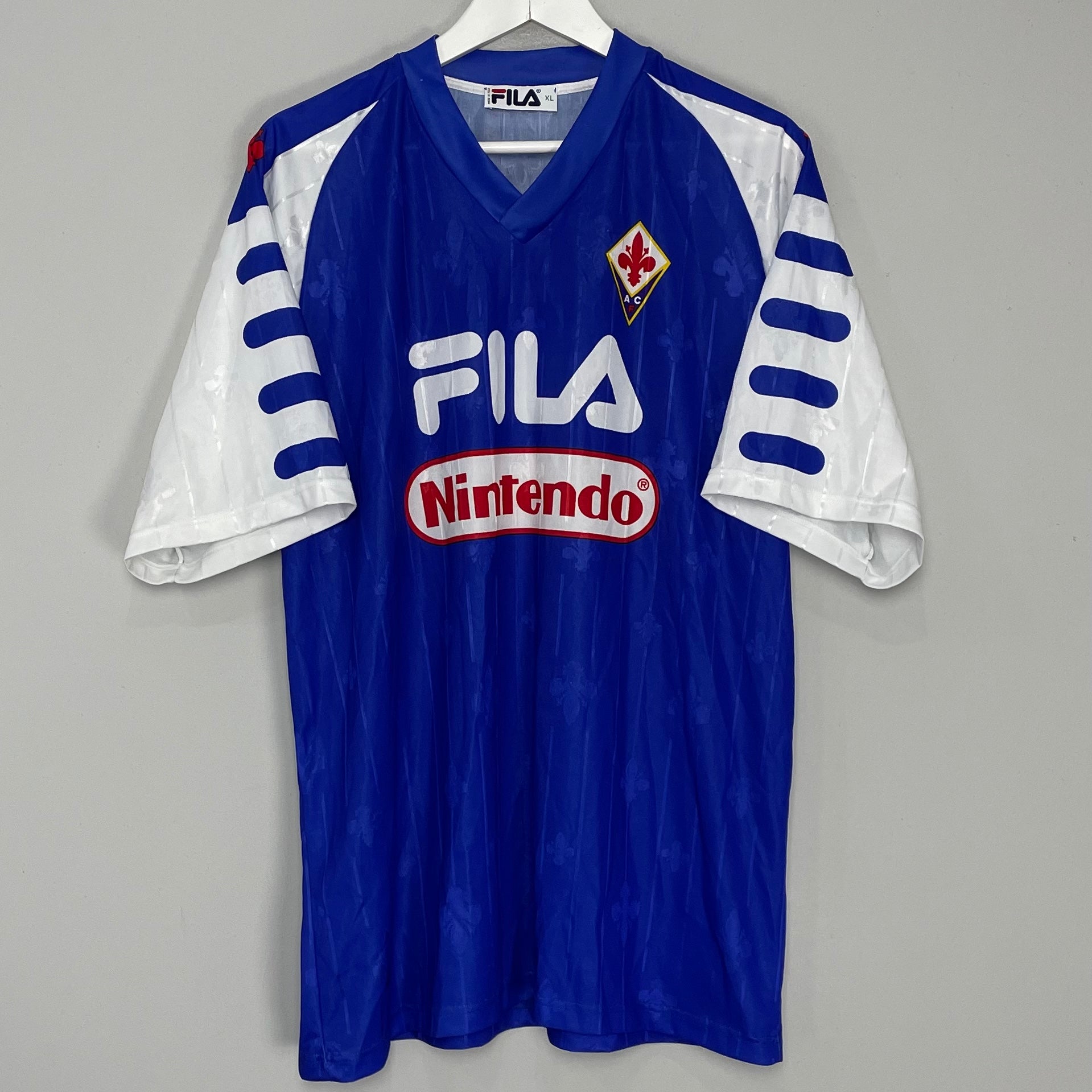 Shop 1998/00 FIORENTINA TRAINING SHIRT (XL) FILA, classic football shirts, vintage football shirts & retro soccer jerseys at Cult Kits