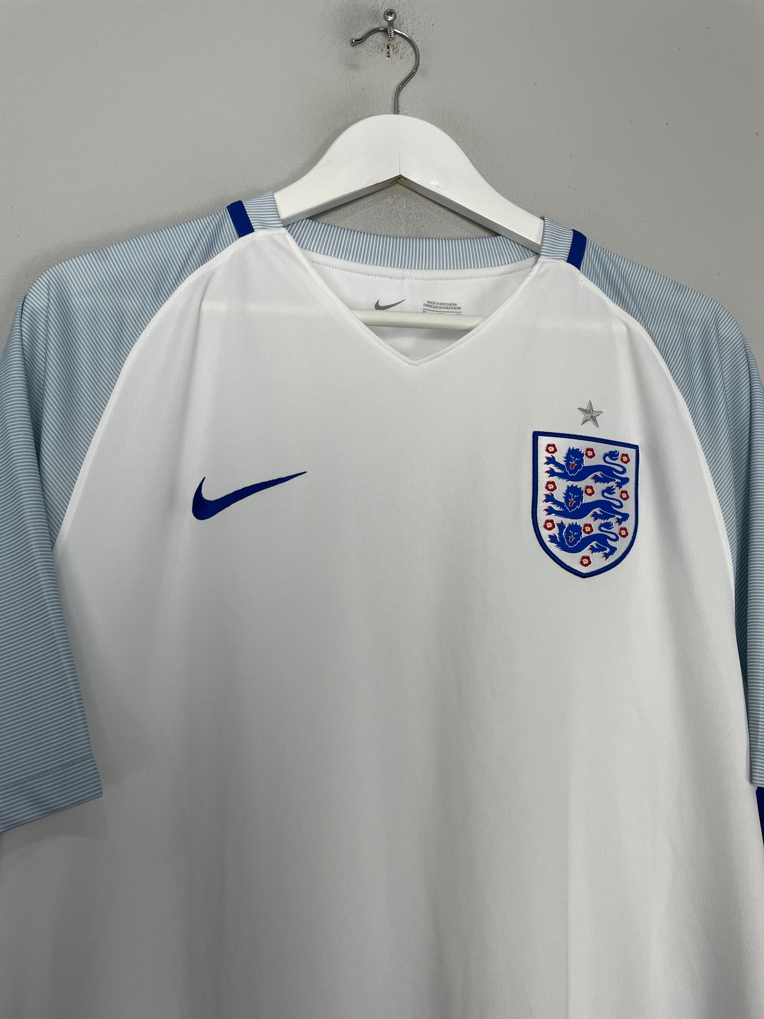 Shop 2016/17 ENGLAND *BNWT* HOME SHIRT (XL) NIKE, classic football shirts, vintage football shirts & retro soccer jerseys at Cult Kits