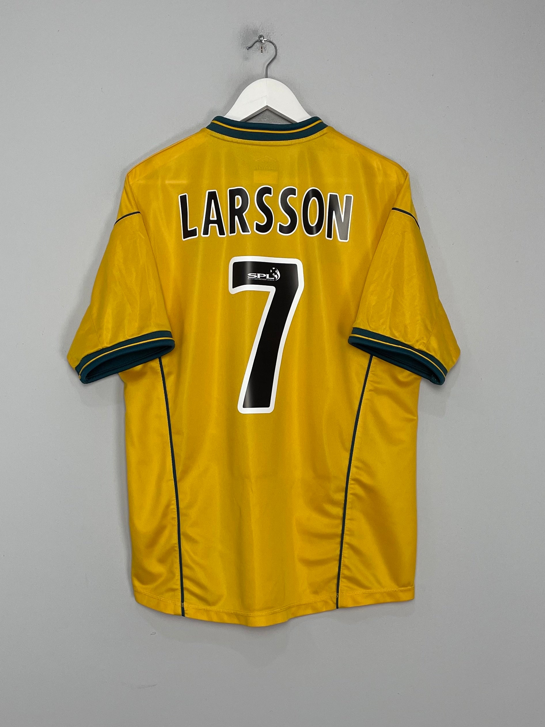 Shop 2000/01 CELTIC LARSSON #7 AWAY SHIRT (L) UMBRO, classic football shirts, vintage football shirts & retro soccer jerseys at Cult Kits
