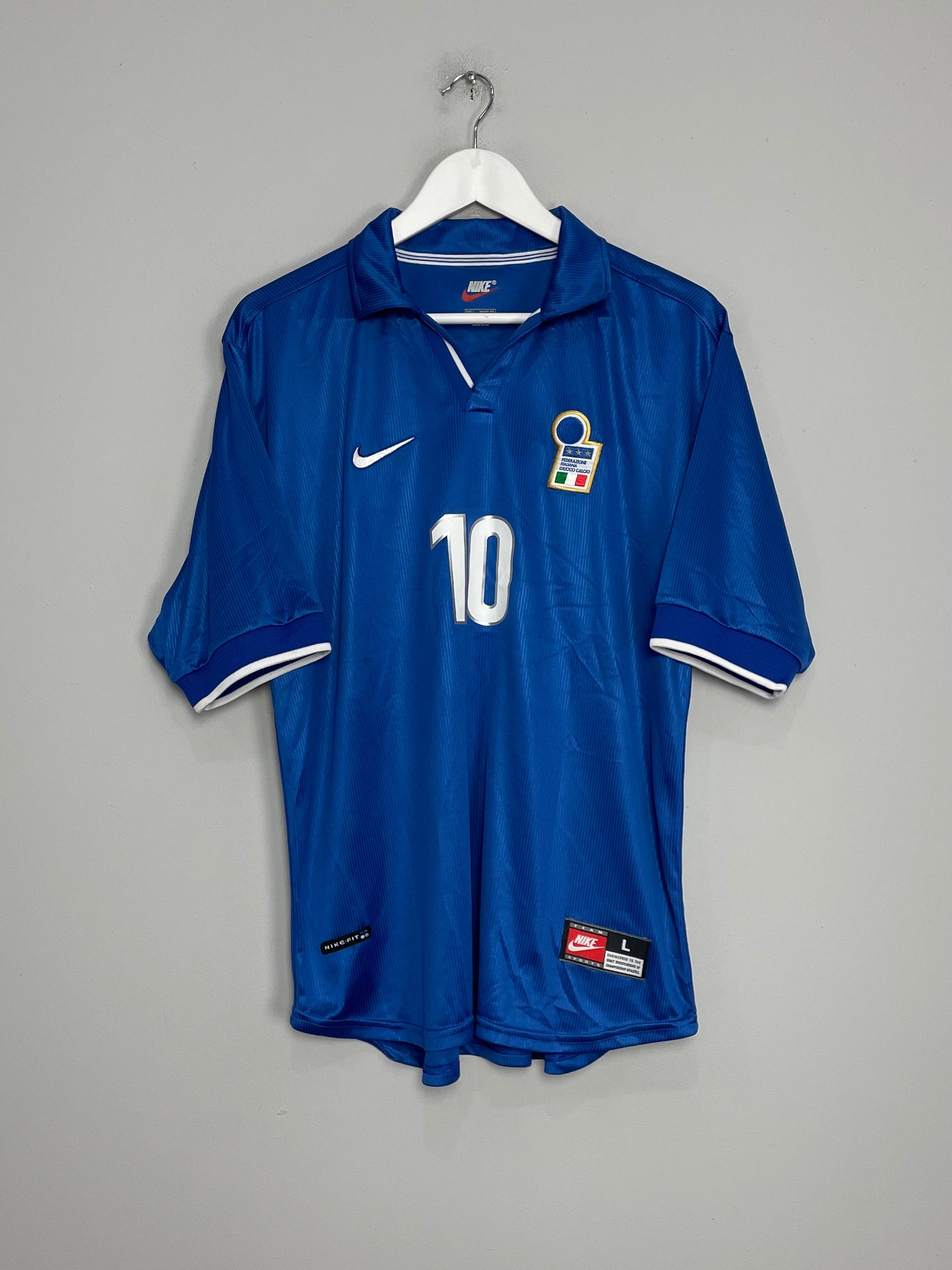 Shop 1997/98 ITALY DEL PIERO #10 HOME SHIRT (L) NIKE, classic football shirts, vintage football shirts & retro soccer jerseys at Cult Kits