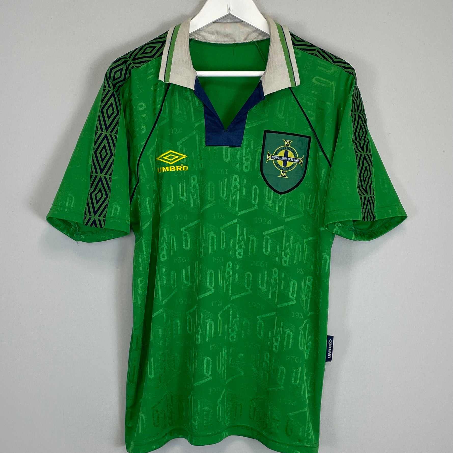 Shop 1994/95 NORTHERN IRELAND *PROTOTYPE* HOME SHIRT (M) UMBRO, classic football shirts, vintage football shirts & retro soccer jerseys at Cult Kits