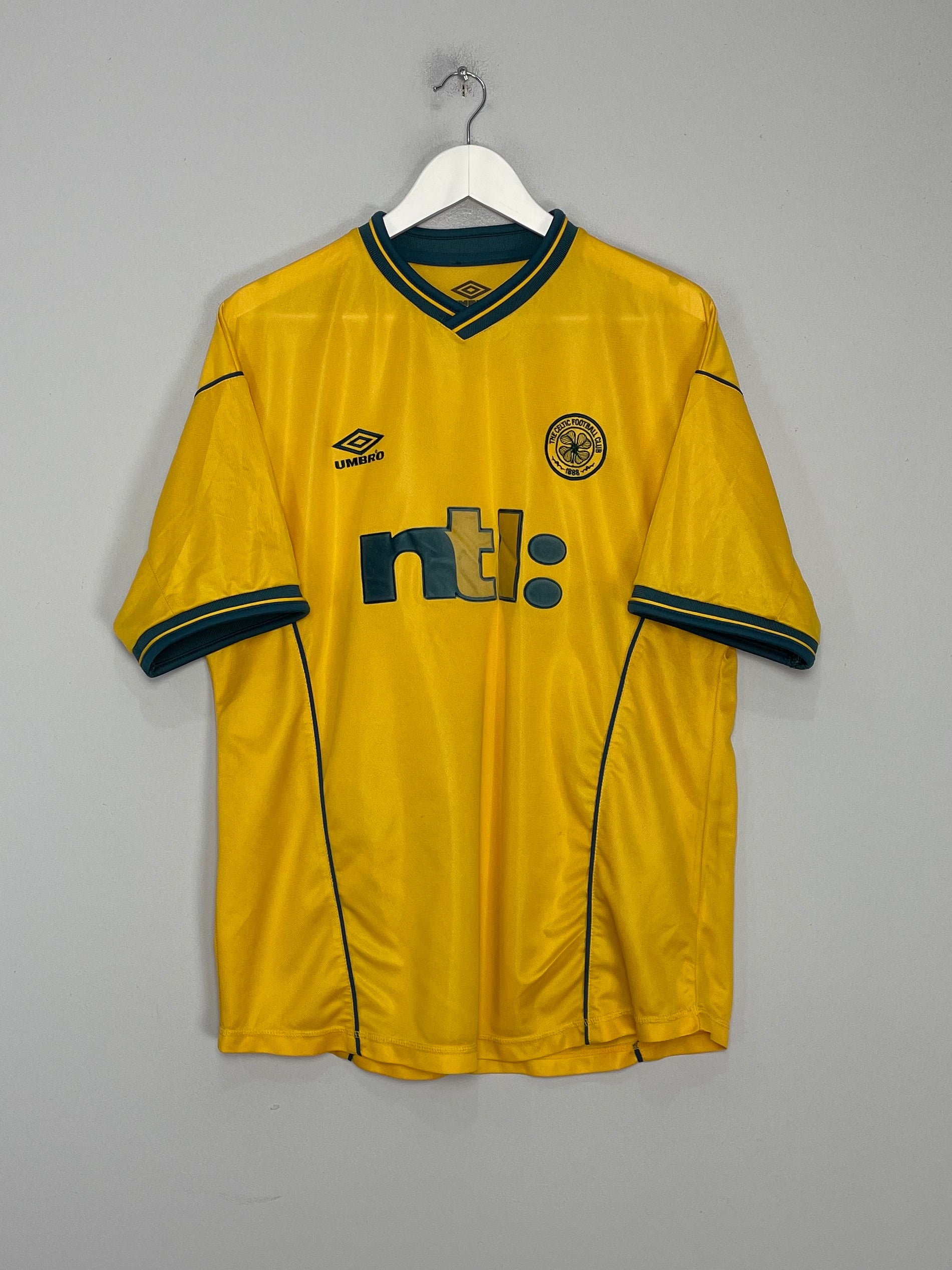 Shop 2000/01 CELTIC LARSSON #7 AWAY SHIRT (L) UMBRO, classic football shirts, vintage football shirts & retro soccer jerseys at Cult Kits