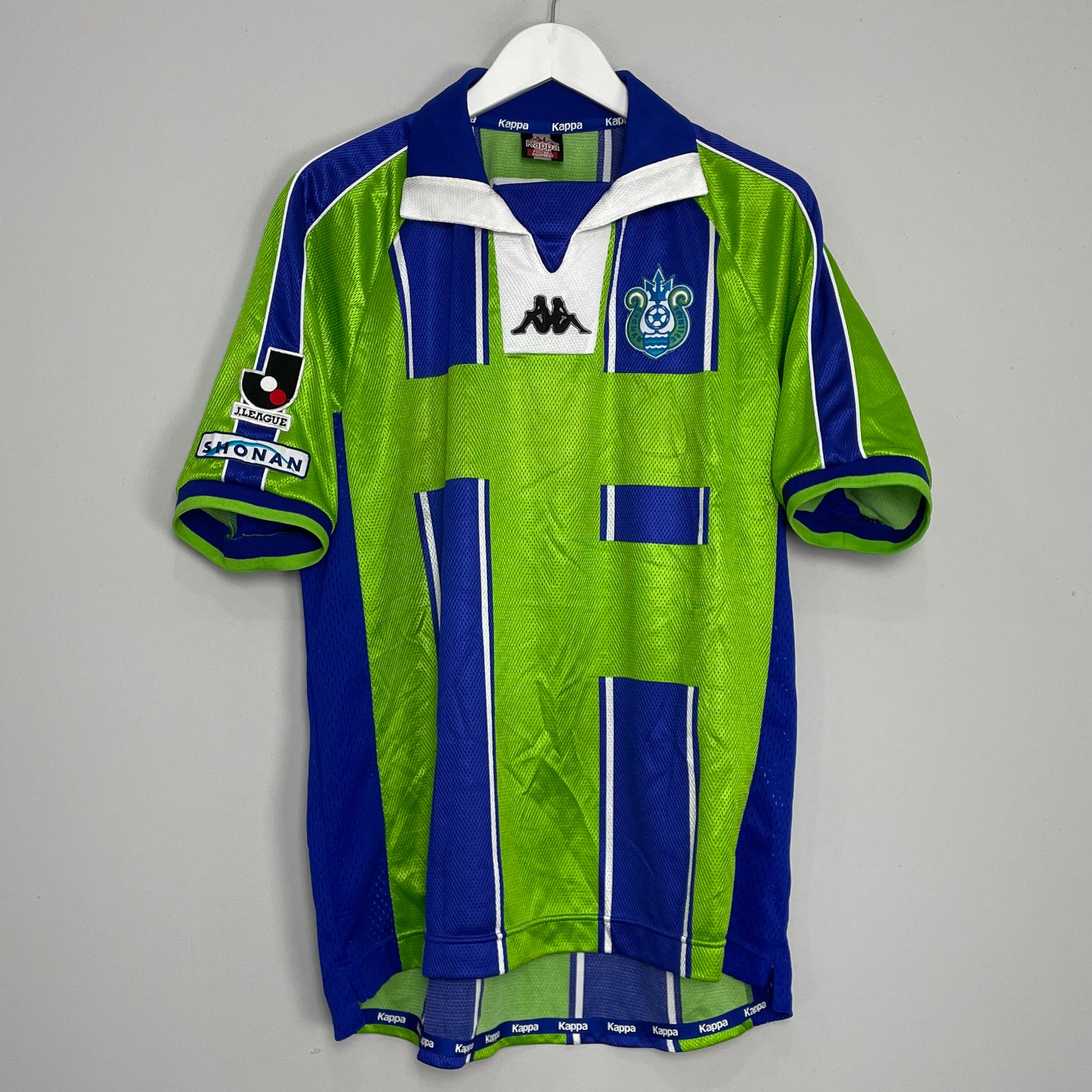 Shop 1999/00 SHONAN BELLMARE HOME SHIRT (L) KAPPA, classic football shirts, vintage football shirts & retro soccer jerseys at Cult Kits