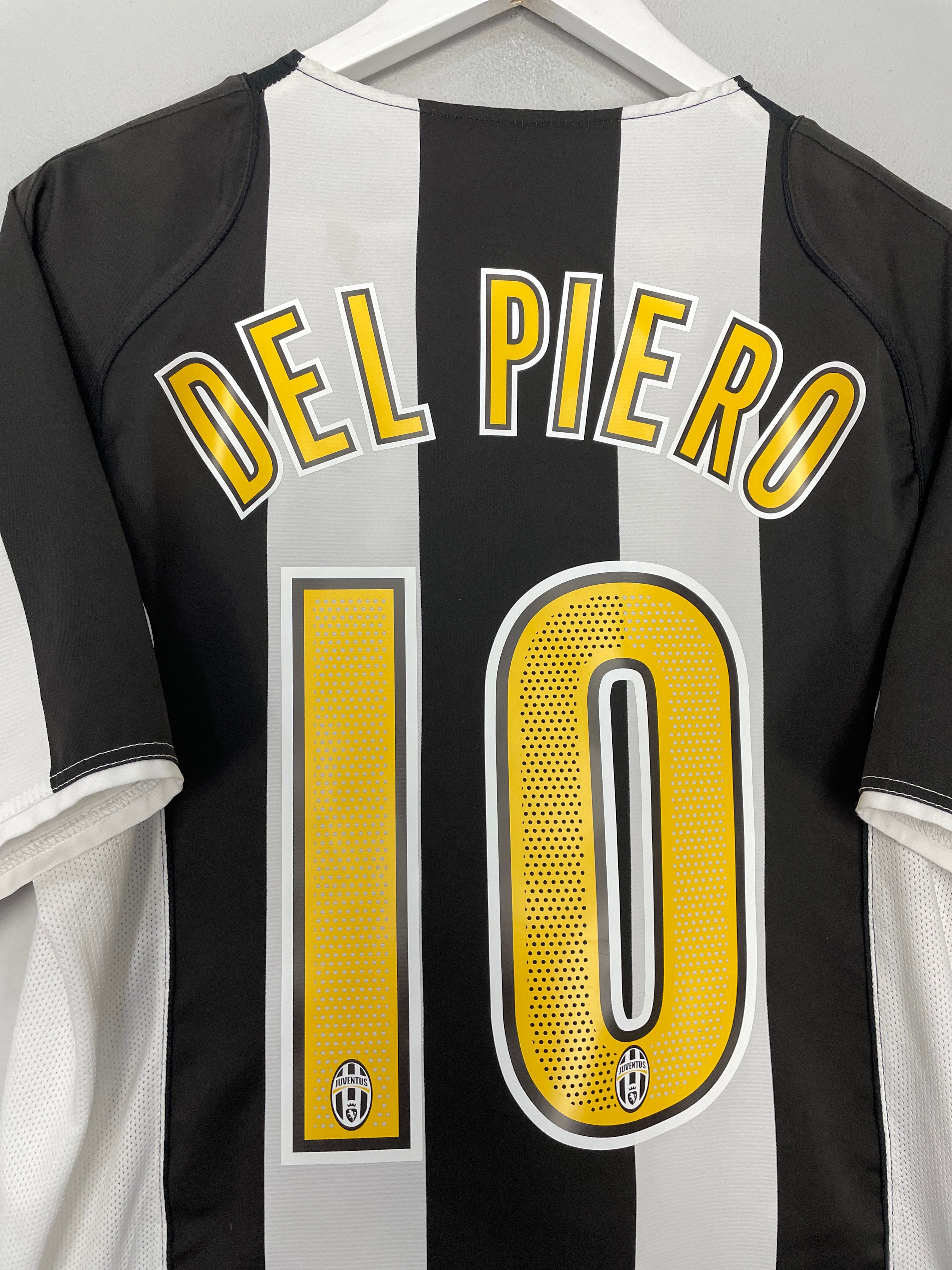 Shop 2004/05 JUVENTUS DEL PIERO #10 HOME SHIRT (M) NIKE, classic football shirts, vintage football shirts & retro soccer jerseys at Cult Kits