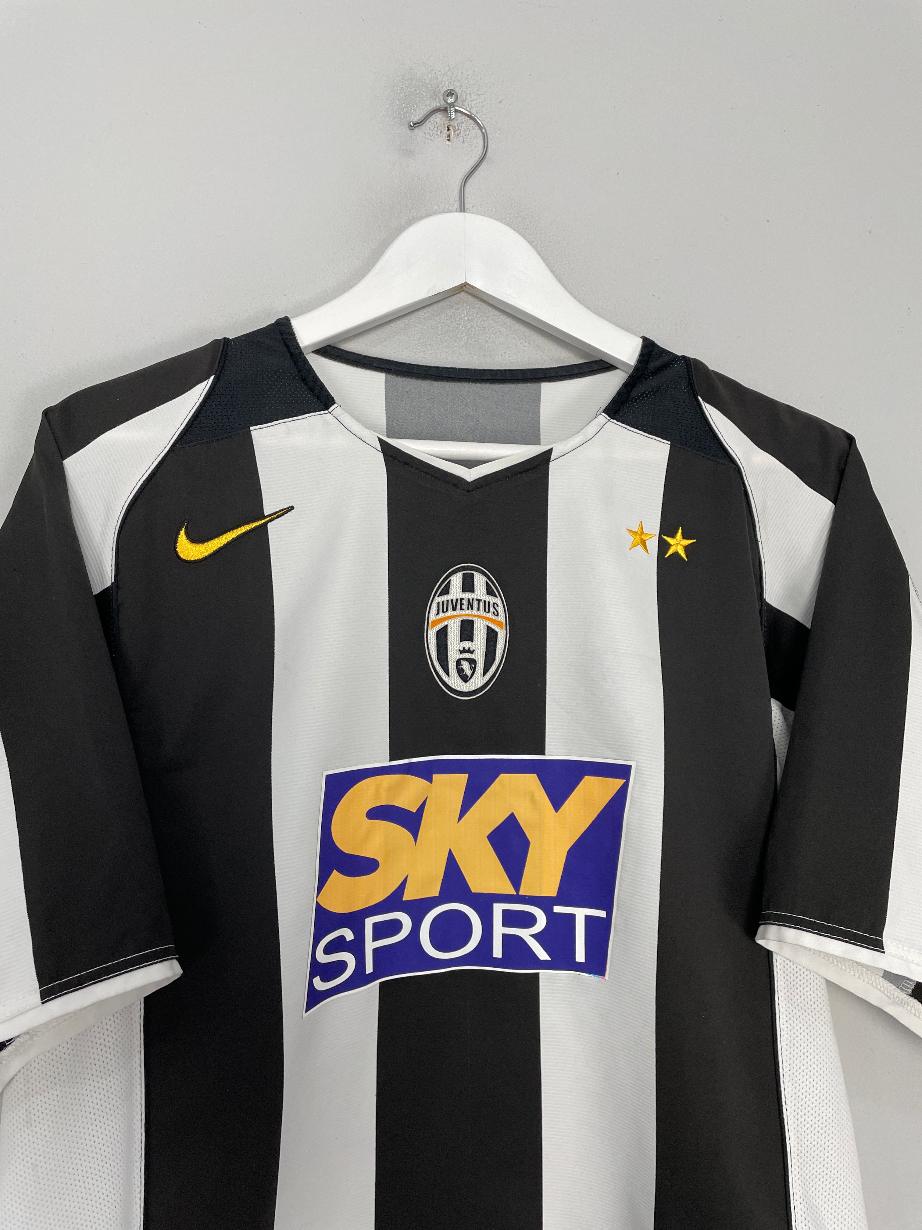 Shop 2004/05 JUVENTUS DEL PIERO #10 HOME SHIRT (M) NIKE, classic football shirts, vintage football shirts & retro soccer jerseys at Cult Kits