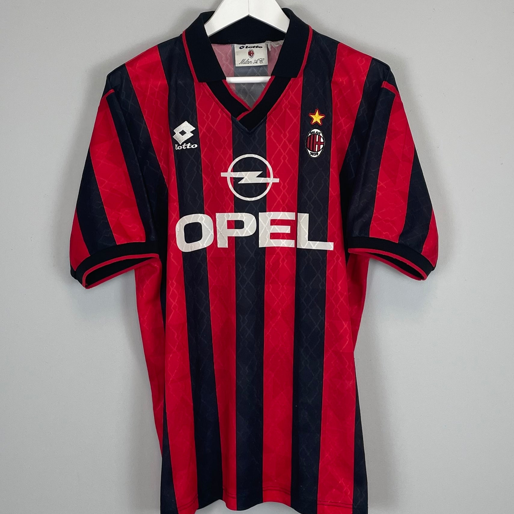 Shop 1995/96 AC MILAN HOME SHIRT (M) LOTTO, classic football shirts, vintage football shirts & retro soccer jerseys at Cult Kits