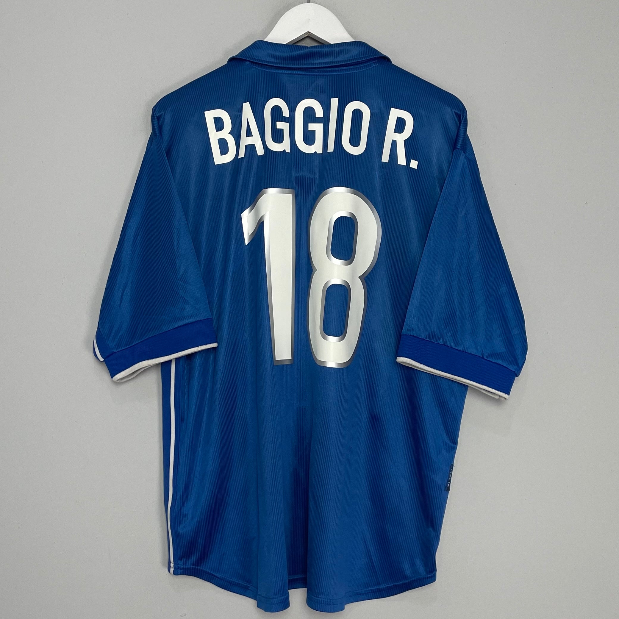 Shop 1997/98 ITALY R.BAGGIO #18 HOME SHIRT (XL) NIKE, classic football shirts, vintage football shirts & retro soccer jerseys at Cult Kits