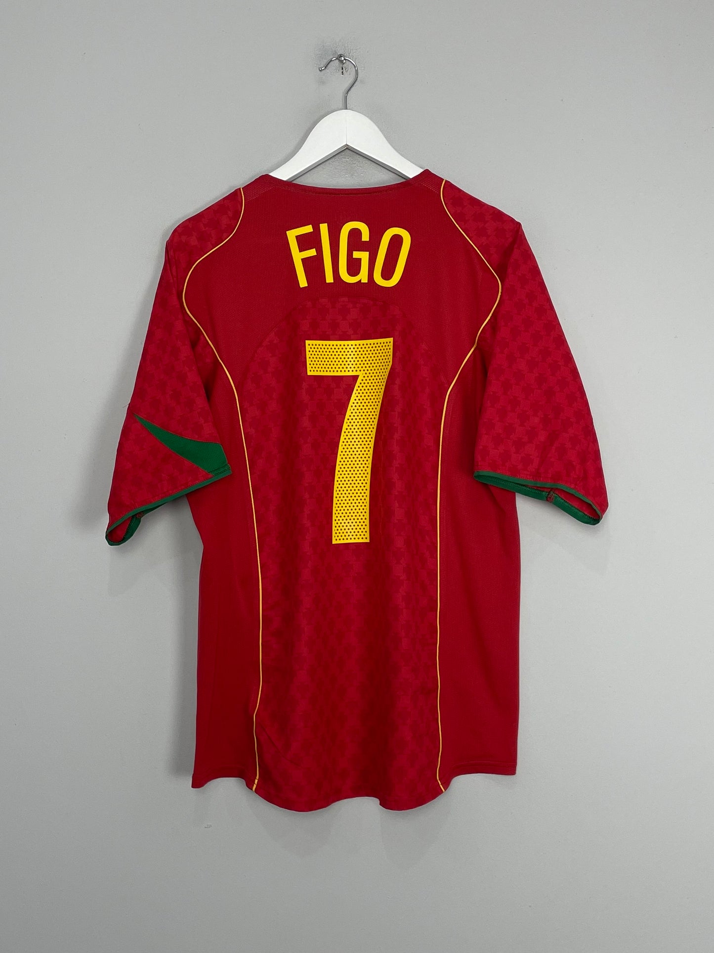 2004/06 PORTUGAL FIGO #7 HOME SHIRT (L) NIKE