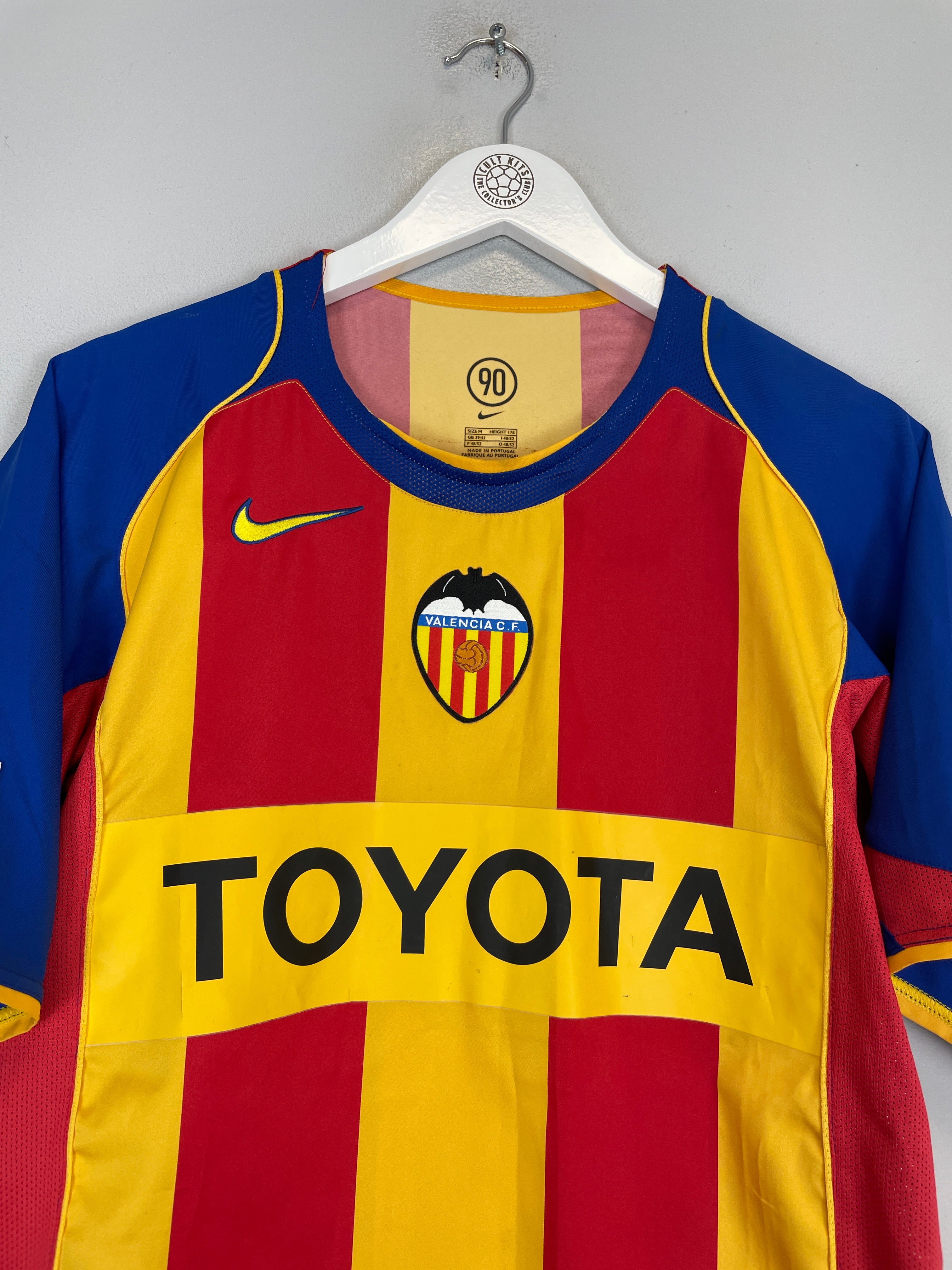 Shop 2004/05 VALENCIA AWAY SHIRT (M) NIKE, classic football shirts, vintage football shirts & retro soccer jerseys at Cult Kits