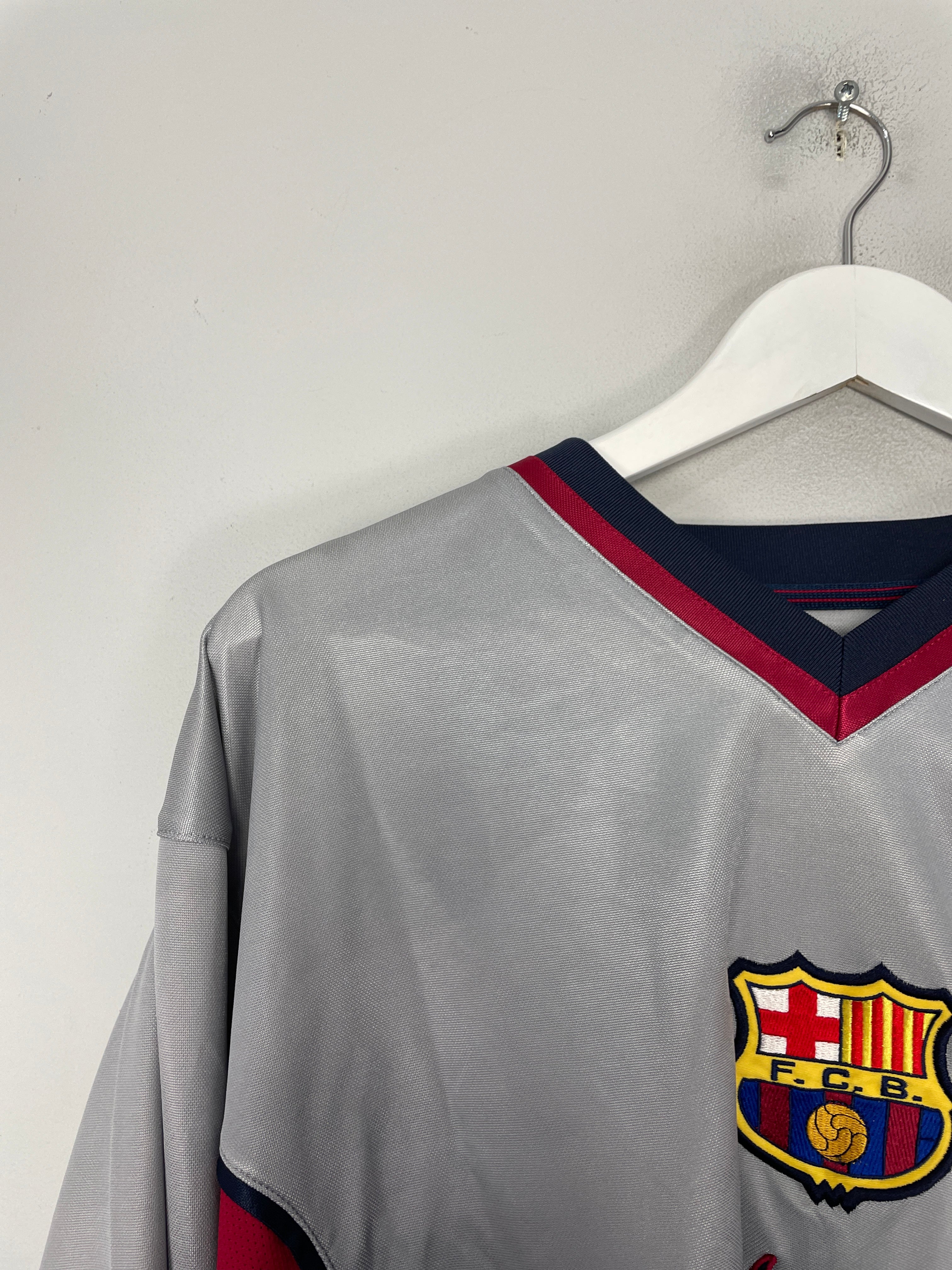 Shop 1998/01 BARCELONA #3 *PLAYER ISSUE* L/S AWAY SHIRT (XL) NIKE, classic football shirts, vintage football shirts & retro soccer jerseys at Cult Kits