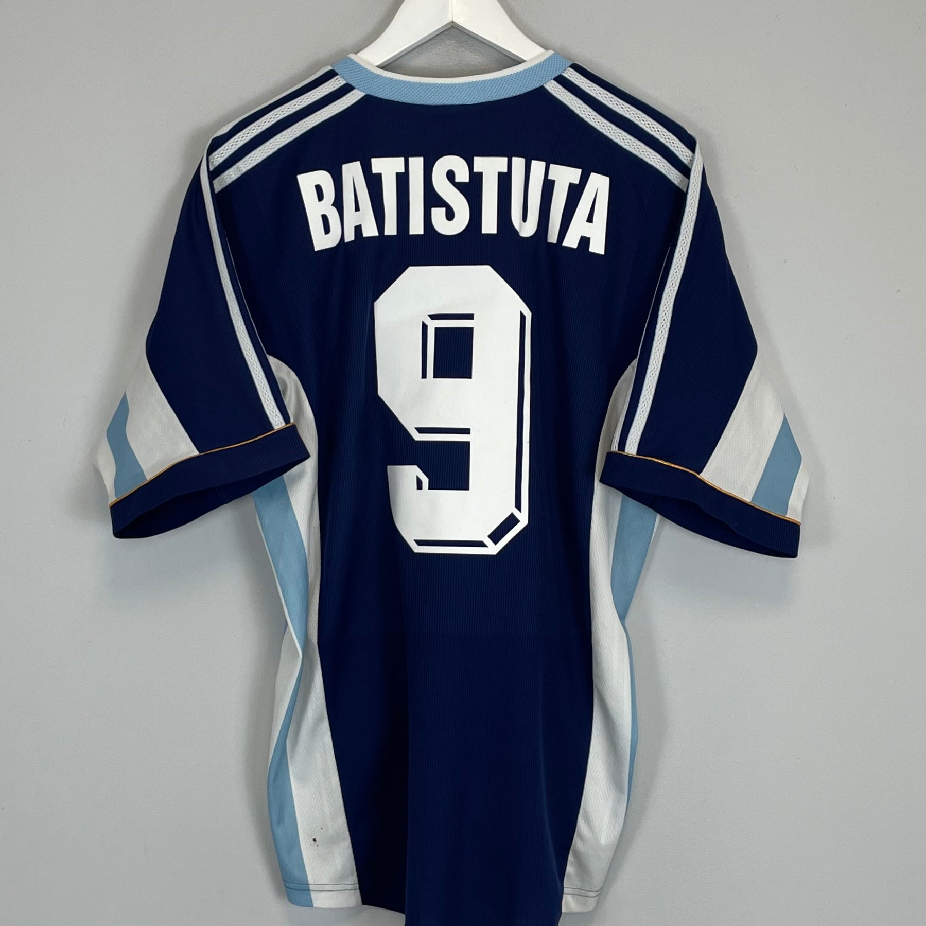 Shop 1998/99 ARGENTINA BATISTUTA #9 AWAY SHIRT (M) ADIDAS, classic football shirts, vintage football shirts & retro soccer jerseys at Cult Kits