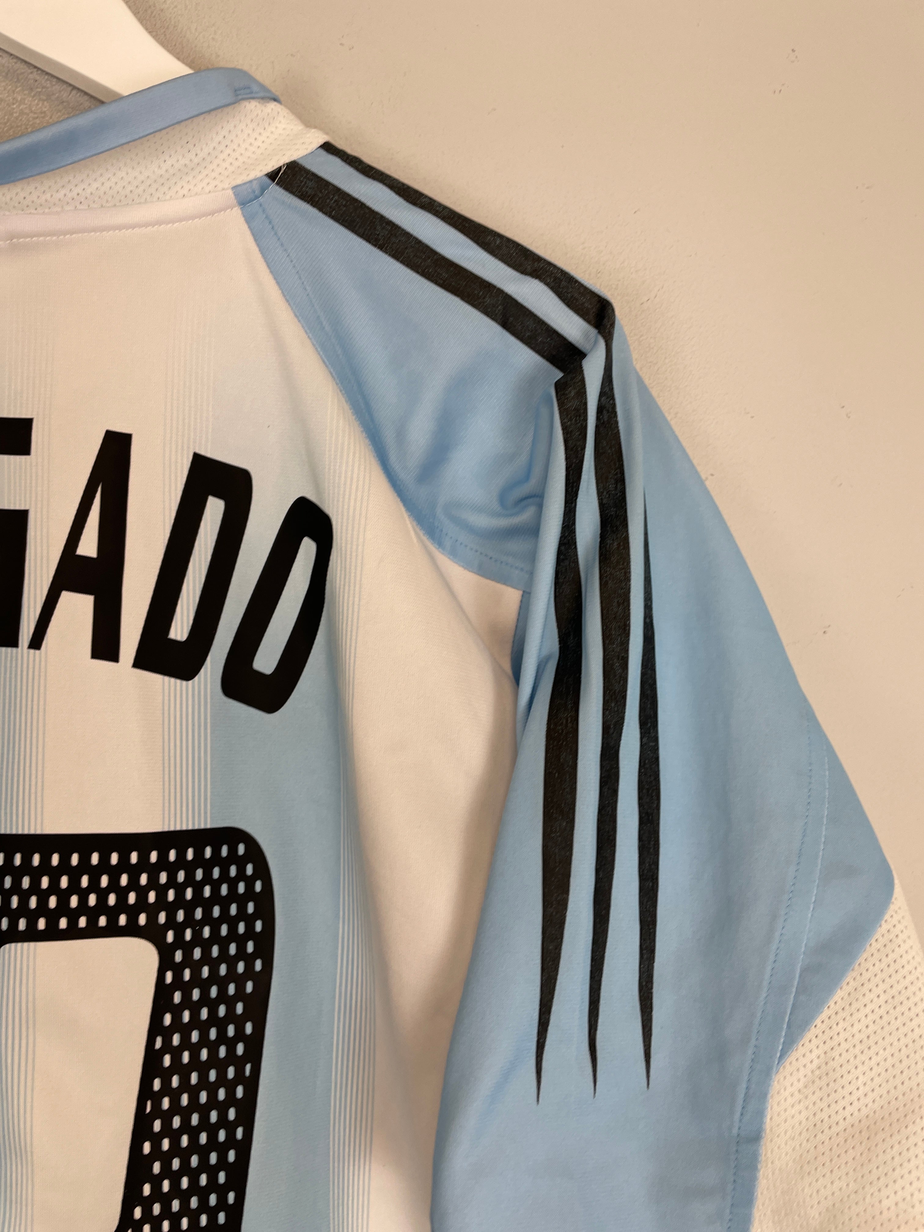 Shop 2004/05 ARGENTINA C.DELGADO #19 HOME SHIRT (M) ADIDAS, classic football shirts, vintage football shirts & retro soccer jerseys at Cult Kits