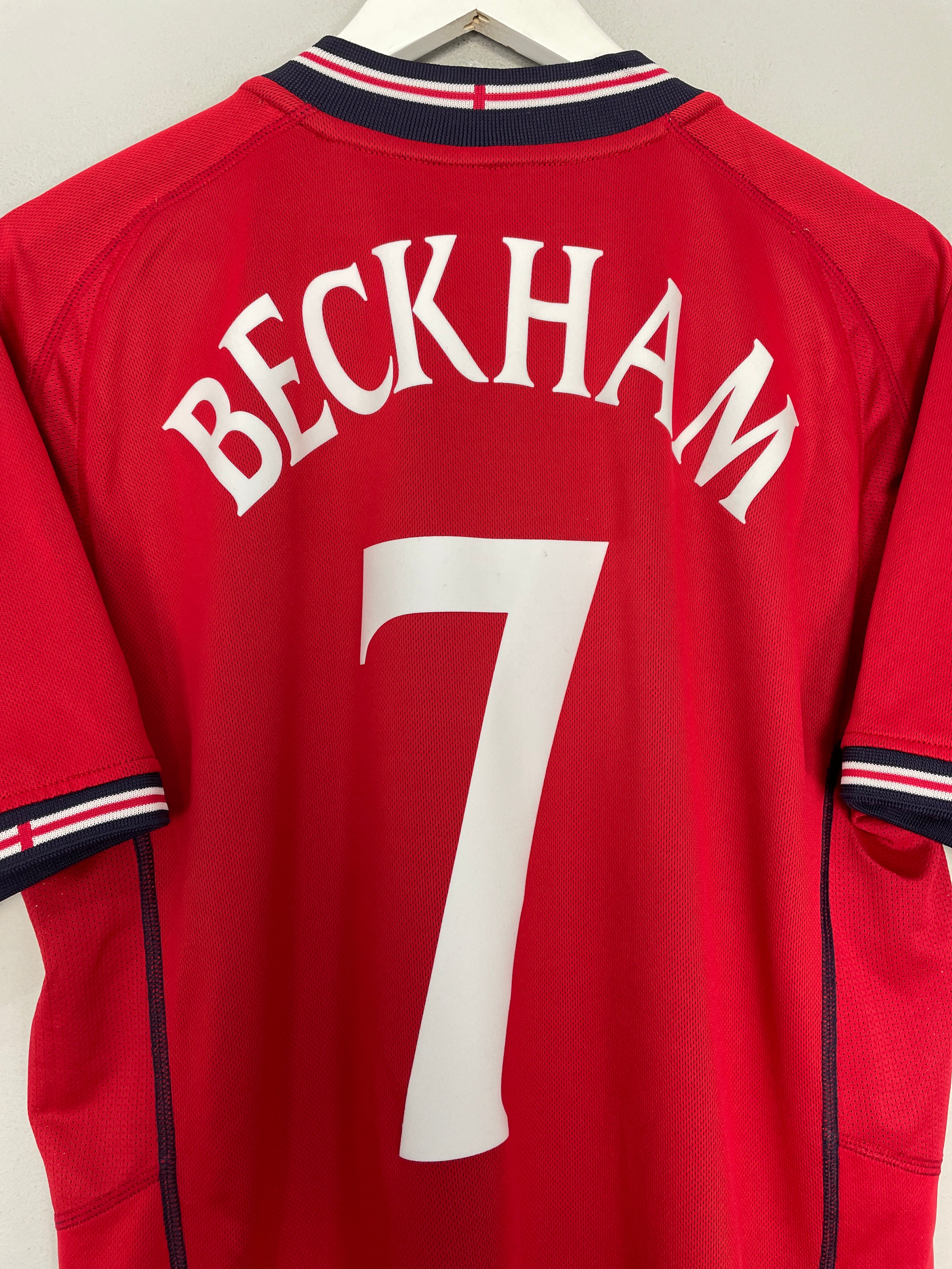 Shop 2002/04 ENGLAND BECKHAM #7 AWAY SHIRT (M) UMBRO, classic football shirts, vintage football shirts & retro soccer jerseys at Cult Kits