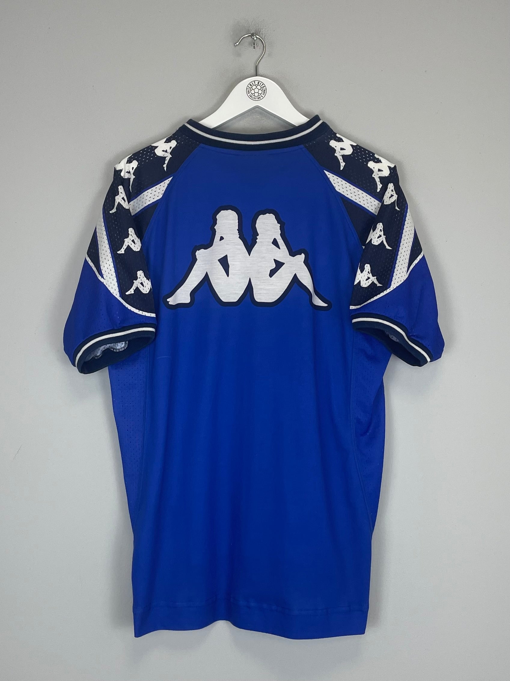 Shop 1999/00 ITALY TRAINING SHIRT (M) KAPPA, classic football shirts, vintage football shirts & retro soccer jerseys at Cult Kits