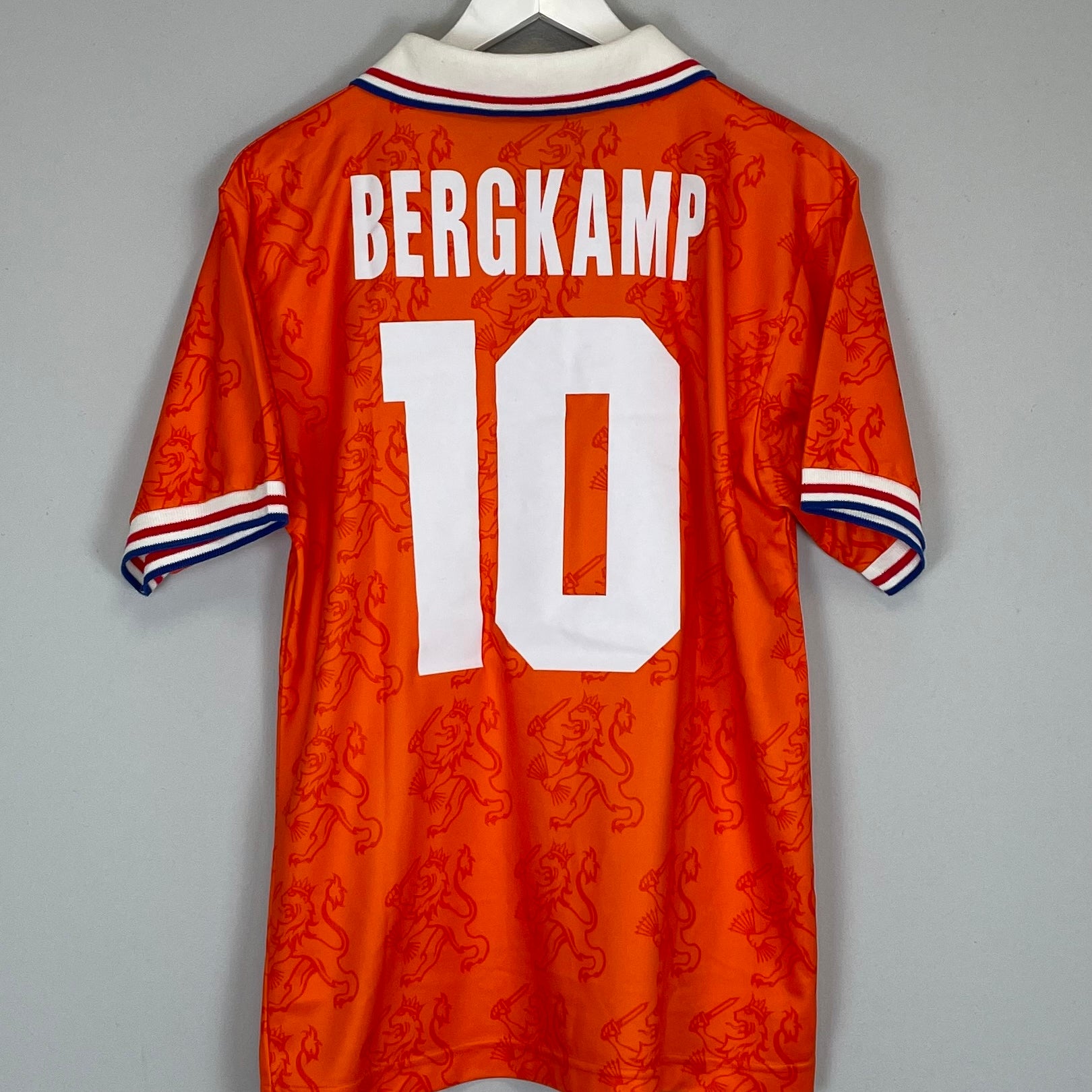 Shop 1994/95 NETHERLANDS BERGKAMP #10 HOME SHIRT (M) LOTTO, classic football shirts, vintage football shirts & retro soccer jerseys at Cult Kits
