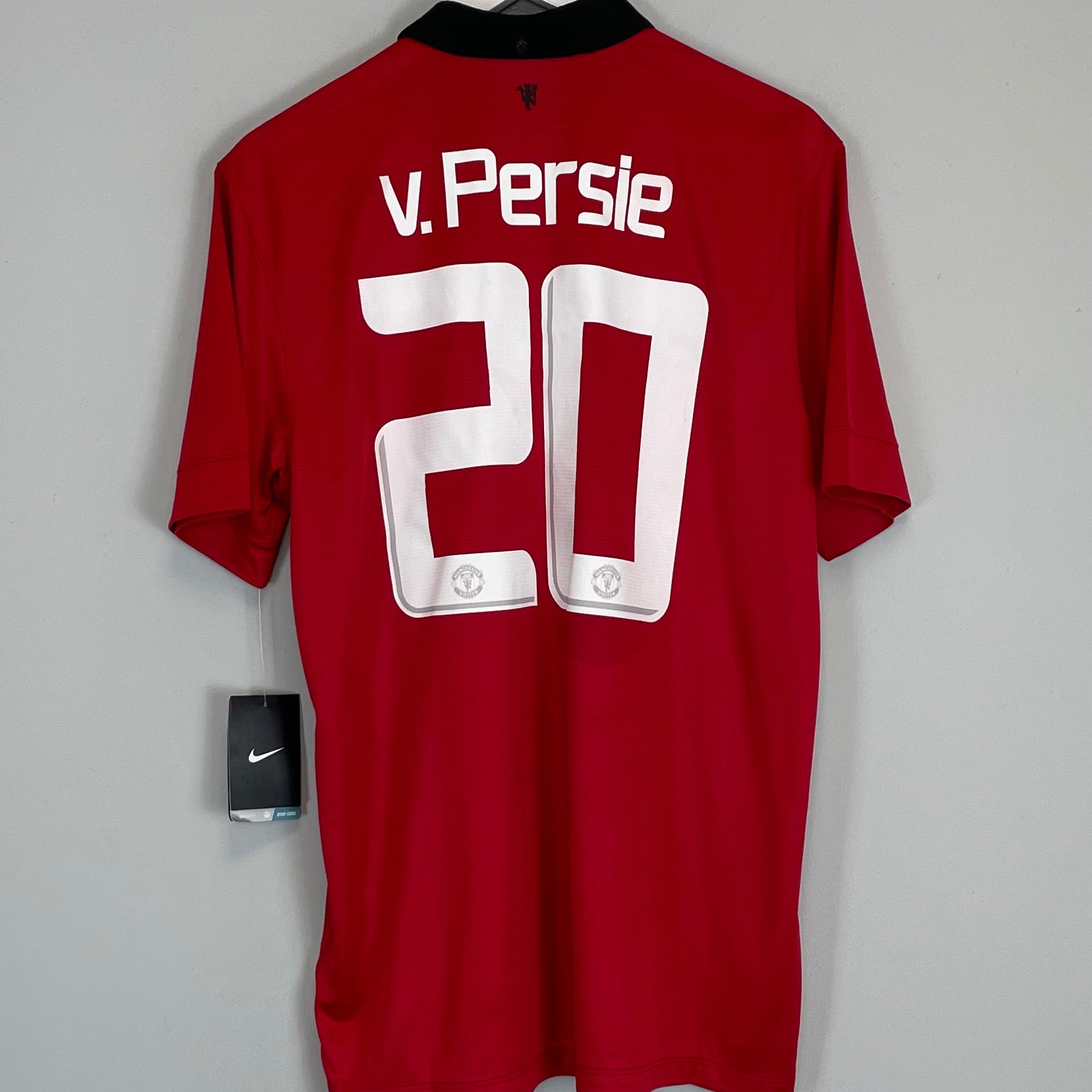 Shop 2013/14 MANCHESTER UNITED V.PERSIE #20 *BNWT* HOME SHIRT (L) NIKE, classic football shirts, vintage football shirts & retro soccer jerseys at Cult Kits