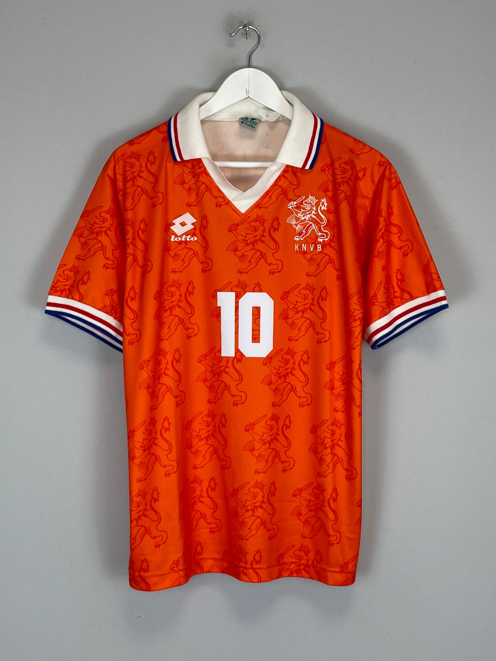 Shop 1994/95 NETHERLANDS BERGKAMP #10 HOME SHIRT (M) LOTTO, classic football shirts, vintage football shirts & retro soccer jerseys at Cult Kits