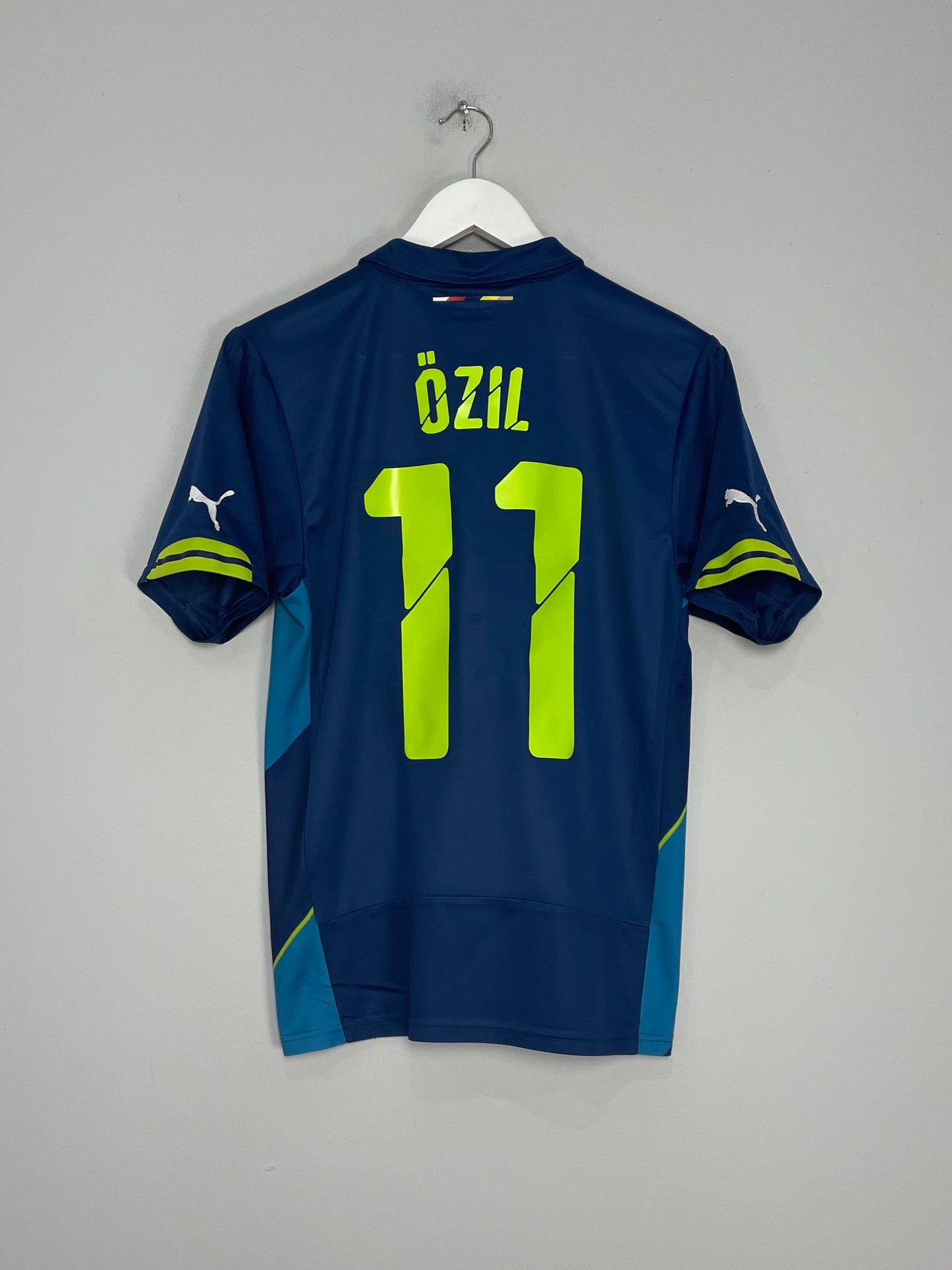 CULT KITS - 2014/15 ARSENAL OZIL #11 THIRD SHIRT (S) PUMA – Cult Kits