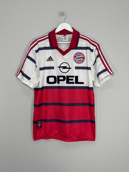Image of the Bayern Munich shirt from the 1998/00 season