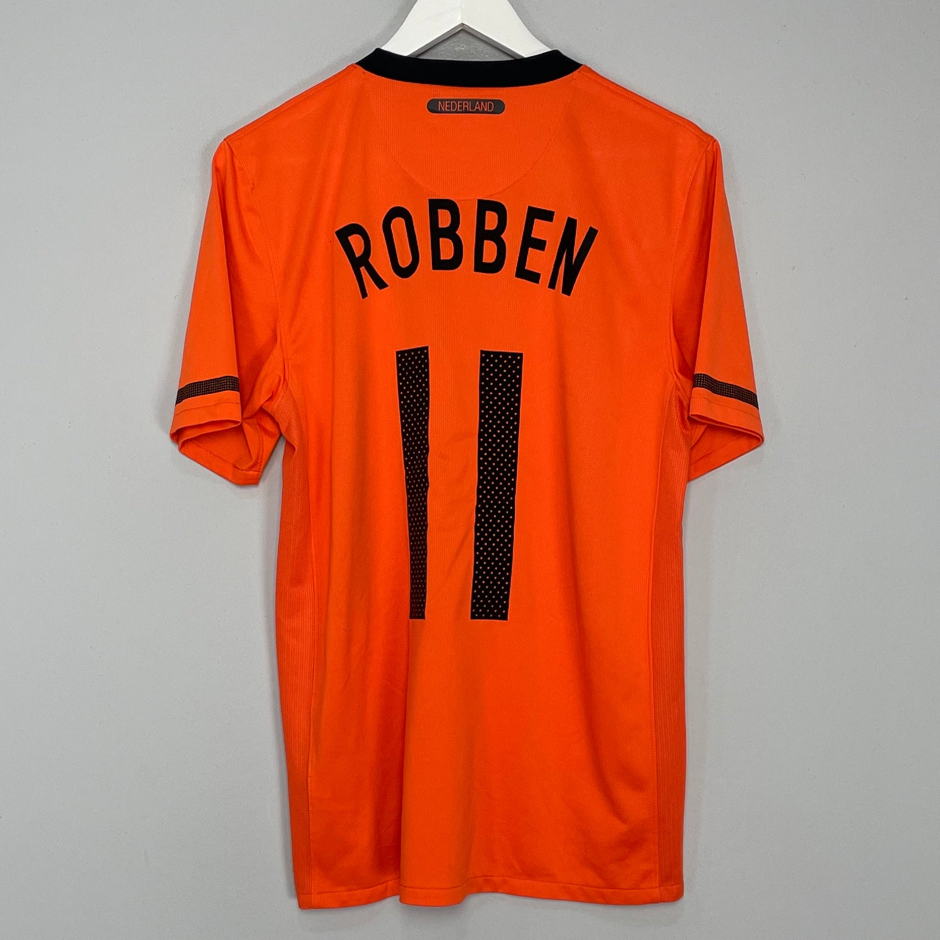 Shop 2010/11 NETHERLANDS ROBBEN #11 HOME SHIRT (M) NIKE, classic football shirts, vintage football shirts & retro soccer jerseys at Cult Kits