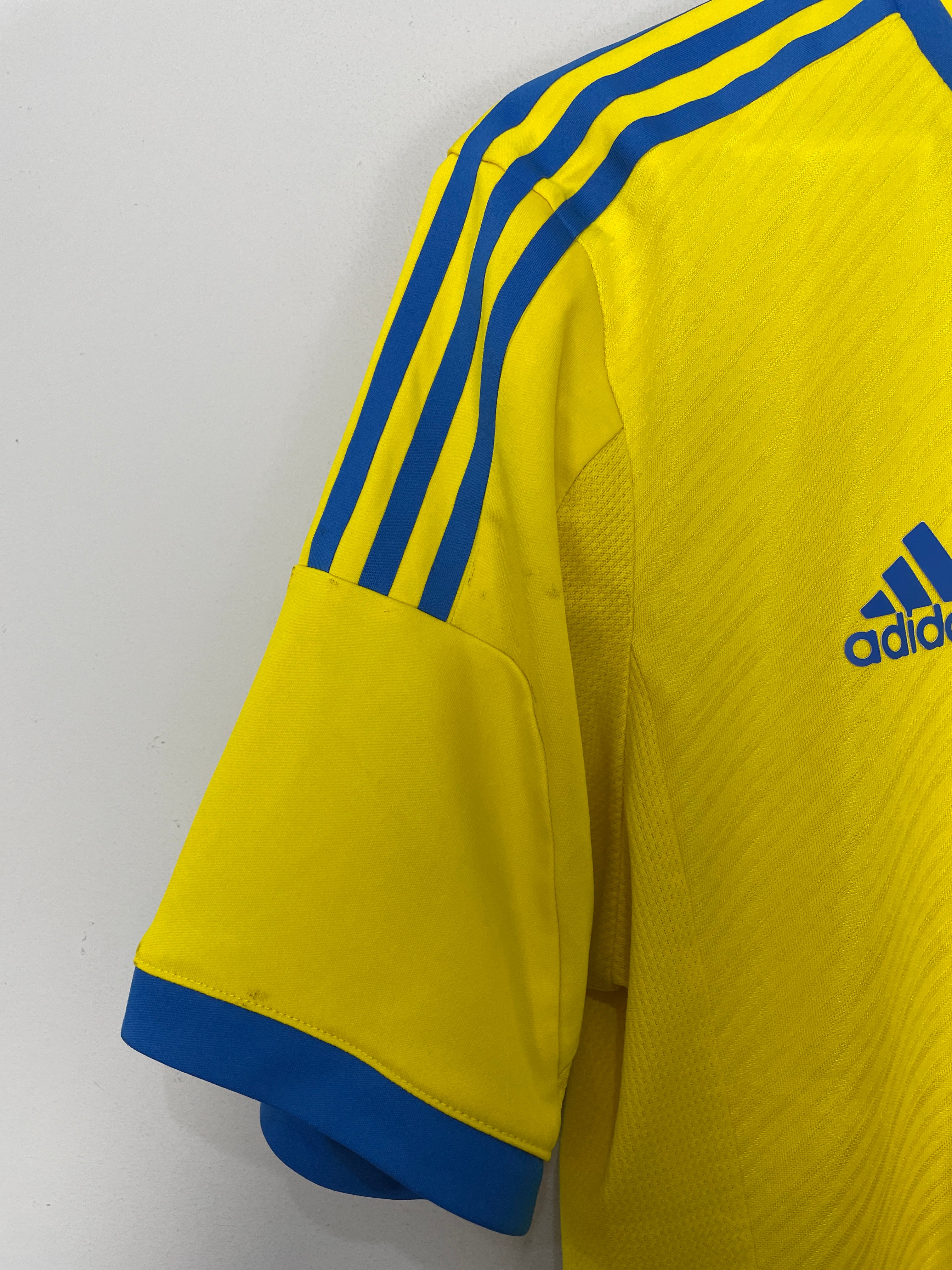 Shop 2016/17 SWEDEN #10 *PLAYER ISSUE* HOME SHIRT (M) ADIDAS, classic football shirts, vintage football shirts & retro soccer jerseys at Cult Kits