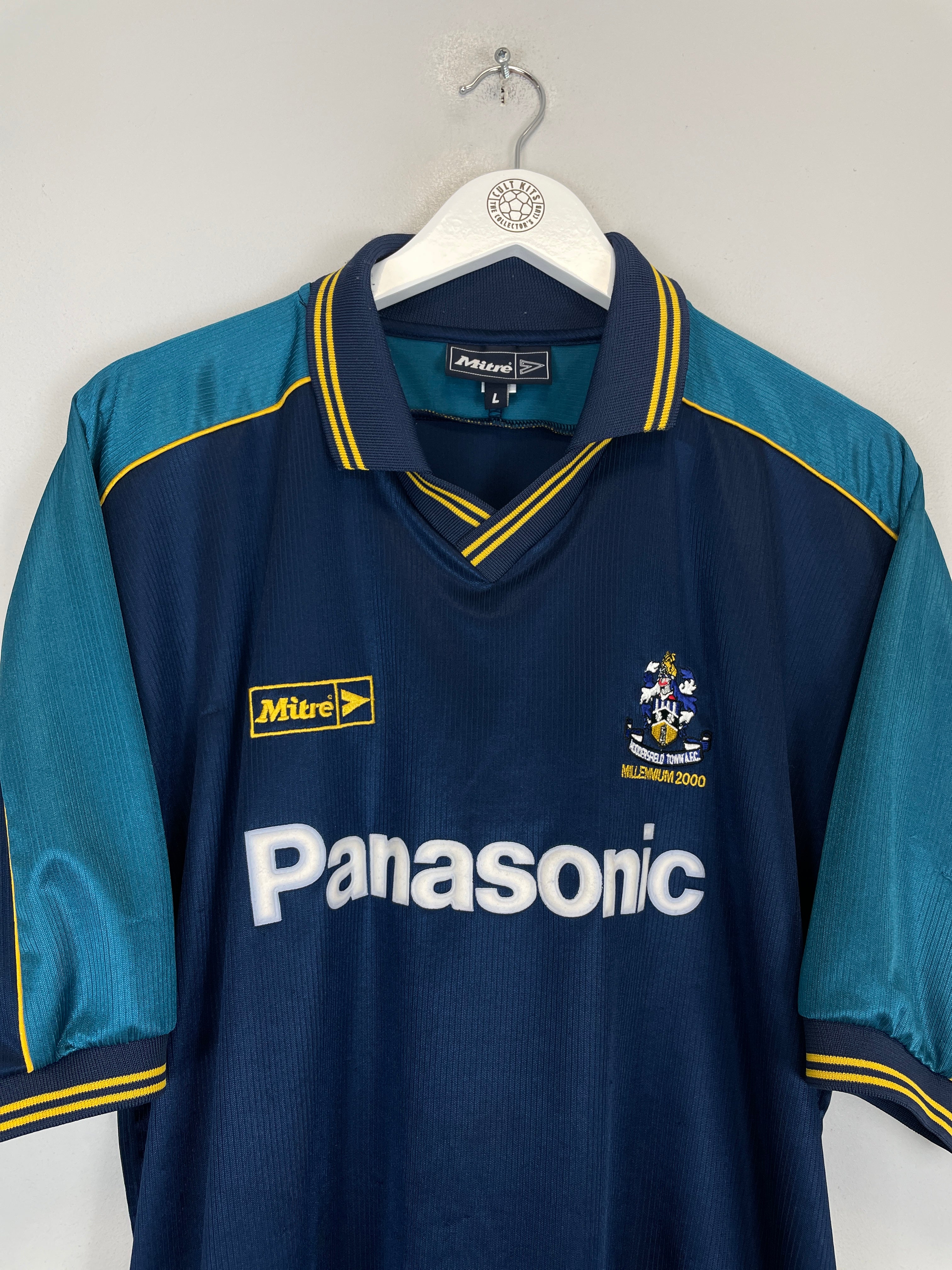 Shop 1999/00 HUDDERSFIELD AWAY SHIRT (L) MITRE, classic football shirts, vintage football shirts & retro soccer jerseys at Cult Kits