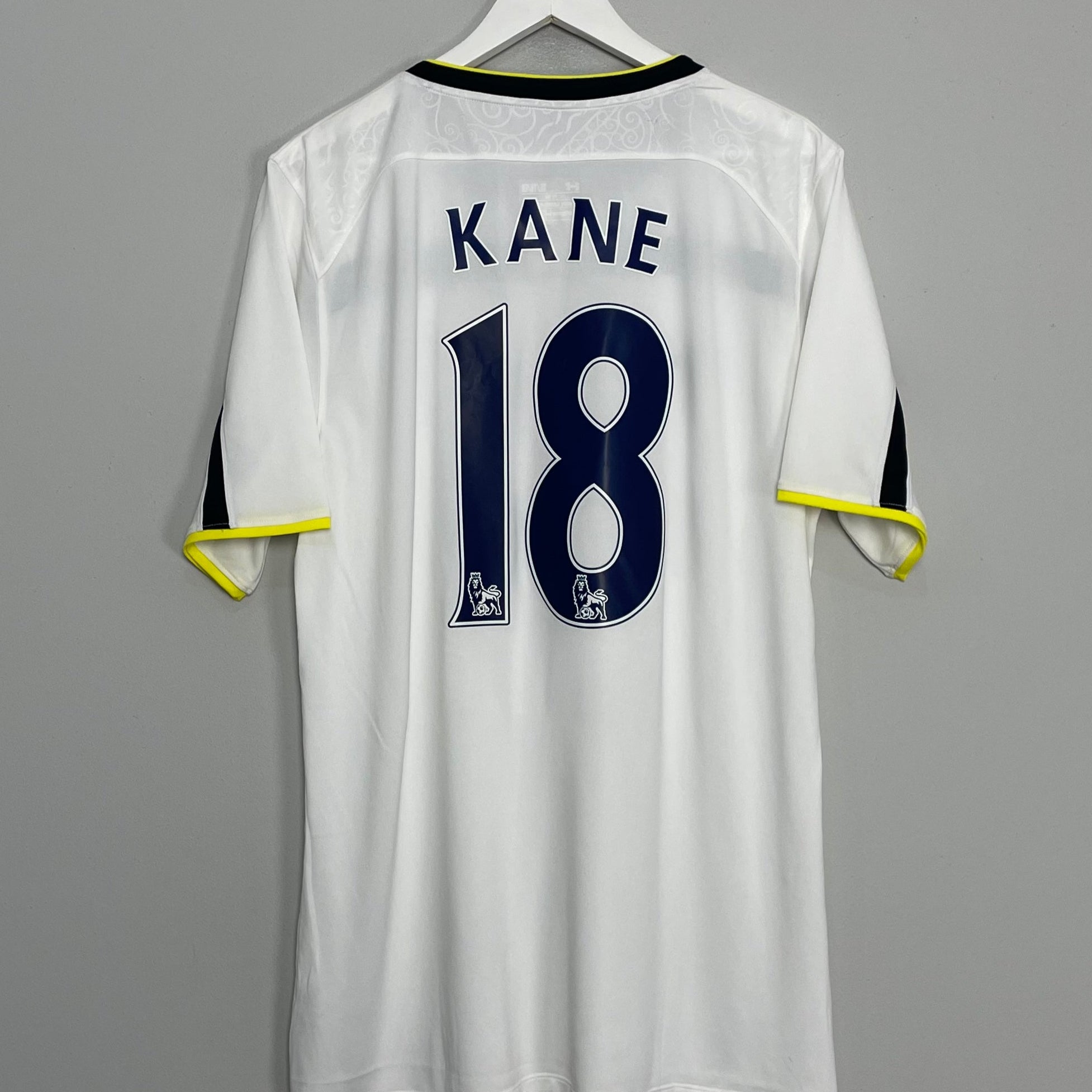 Shop 2014/15 TOTTENHAM KANE #18 HOME SHIRT (XL) UNDER ARMOUR, classic football shirts, vintage football shirts & retro soccer jerseys at Cult Kits