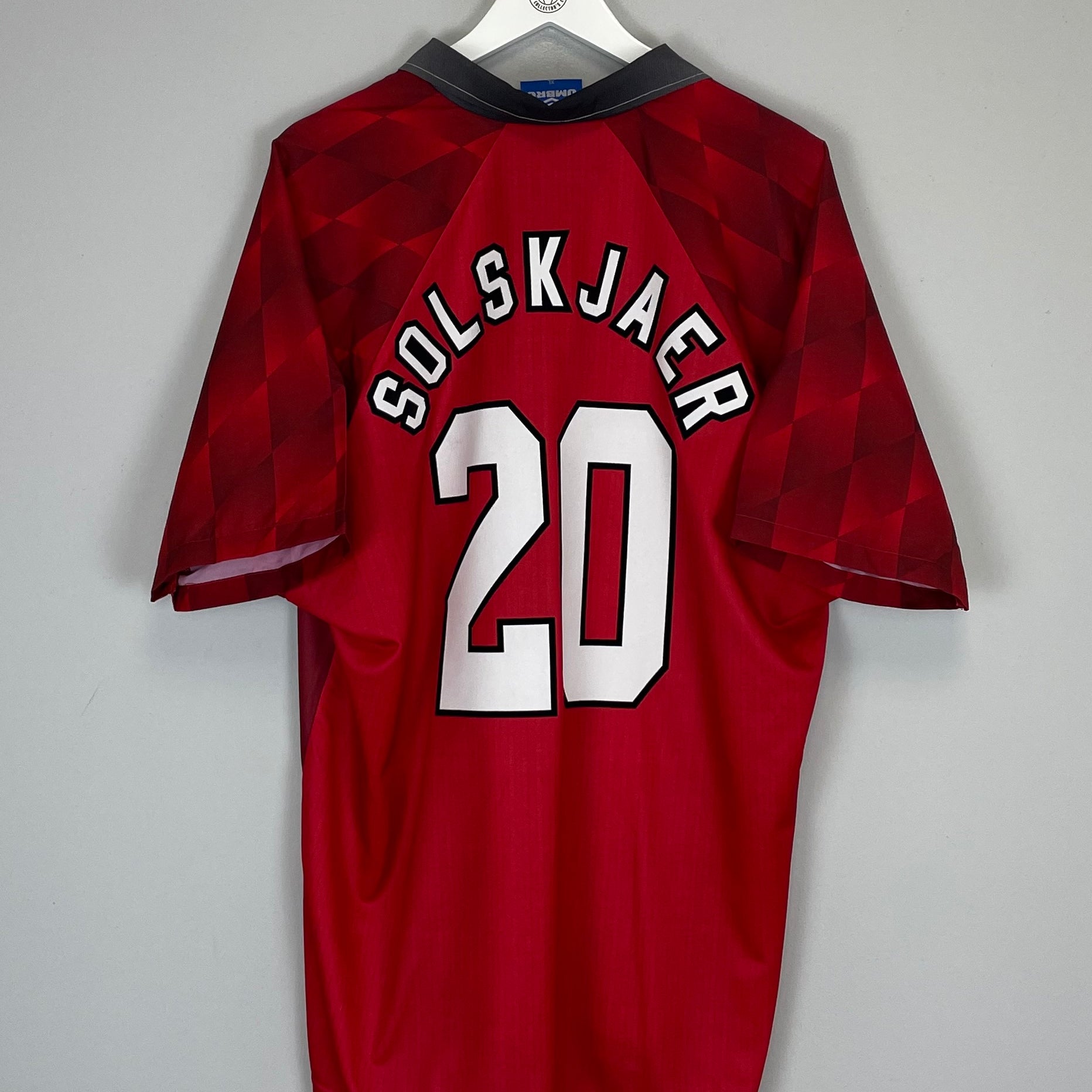 Shop 1996/98 MANCHESTER UNITED SOLSKJAER #20 HOME SHIRT (XL) UMBRO, classic football shirts, vintage football shirts & retro soccer jerseys at Cult Kits