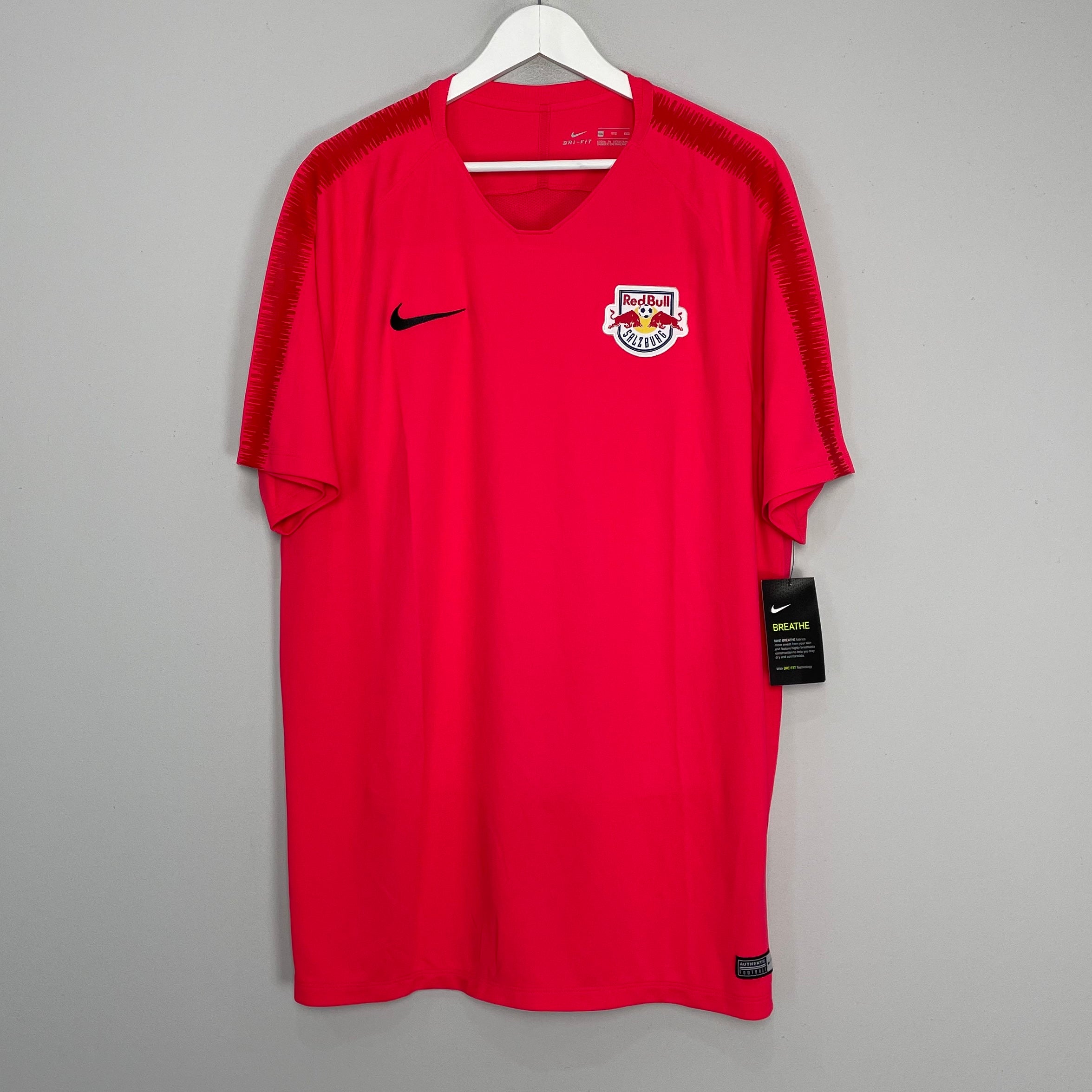 Shop 2018/19 RED BULL SALZBURG *BNWT* TRAINING SHIRT (XXL) NIKE, classic football shirts, vintage football shirts & retro soccer jerseys at Cult Kits