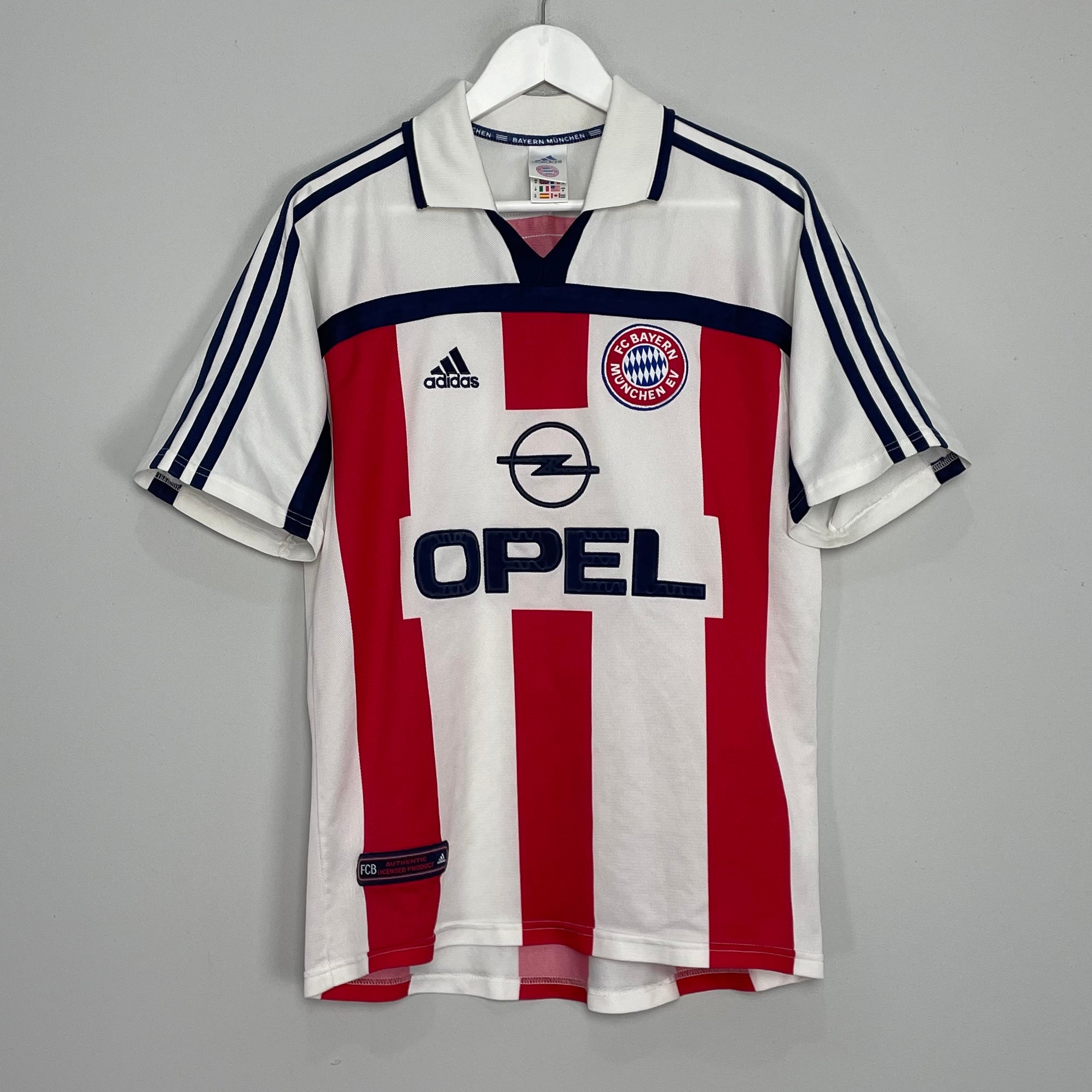 Shop 2000/01 BAYERN MUNICH AWAY SHIRT (M) ADIDAS, classic football shirts, vintage football shirts & retro soccer jerseys at Cult Kits