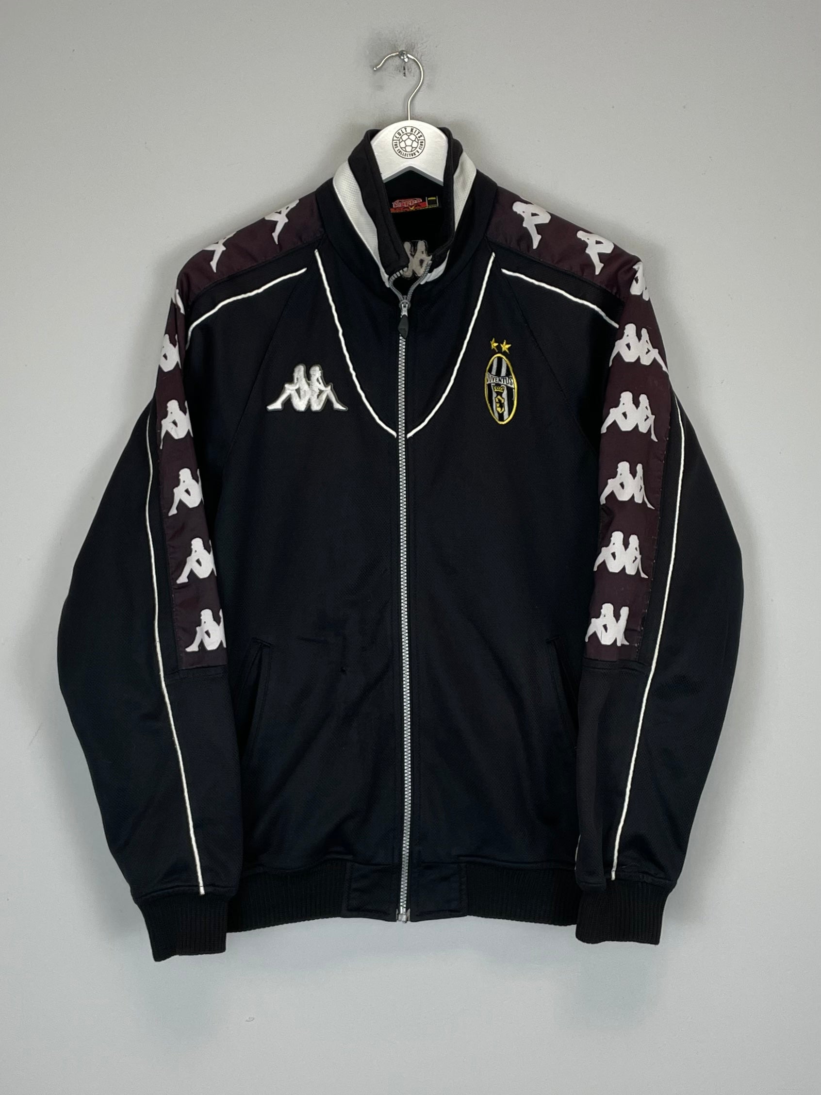 Shop 1999/00 JUVENTUS TRACK JACKET (M) KAPPA, classic football shirts, vintage football shirts & retro soccer jerseys at Cult Kits