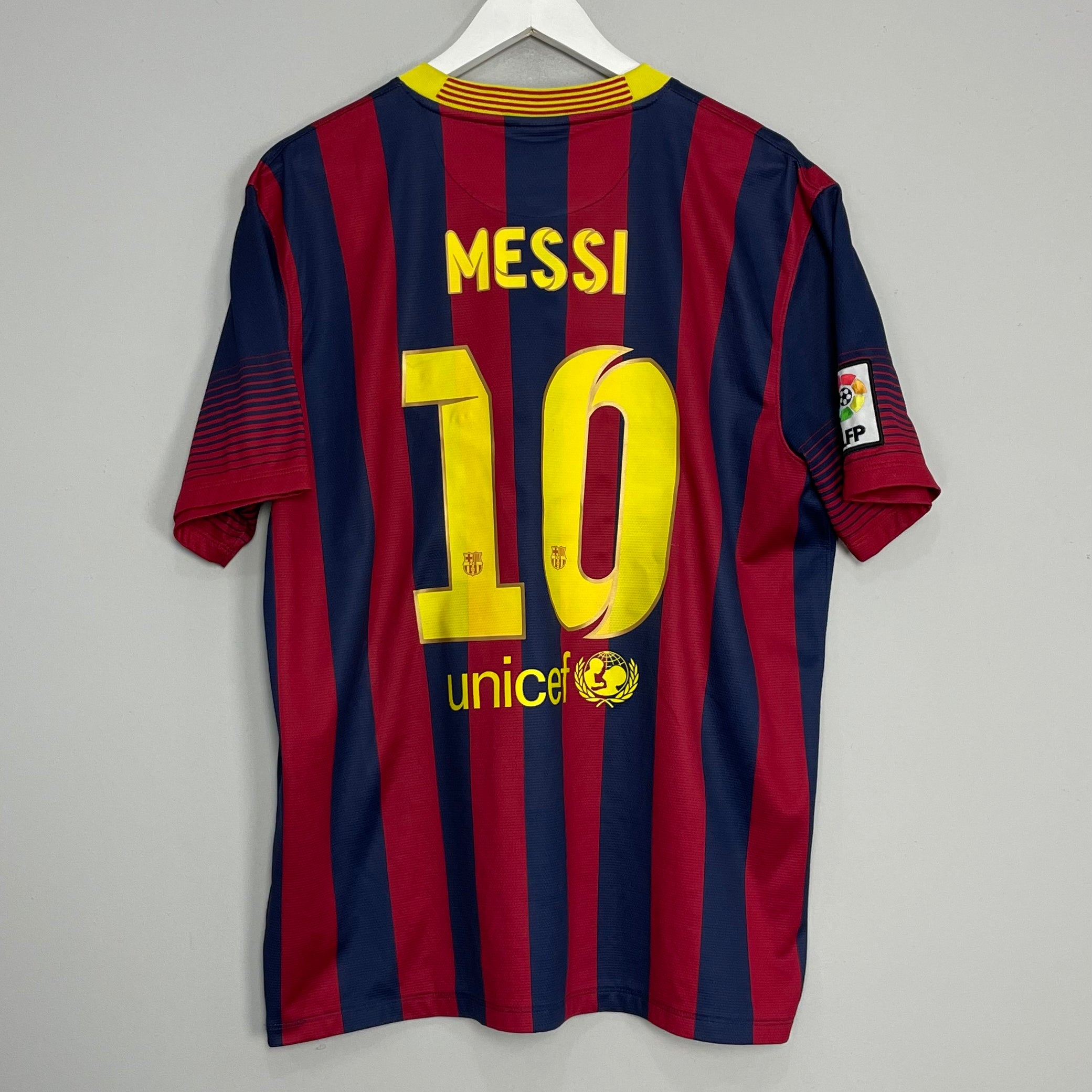 Shop 2013/14 BARCELONA MESSI #10 HOME SHIRT (XL) NIKE, classic football shirts, vintage football shirts & retro soccer jerseys at Cult Kits
