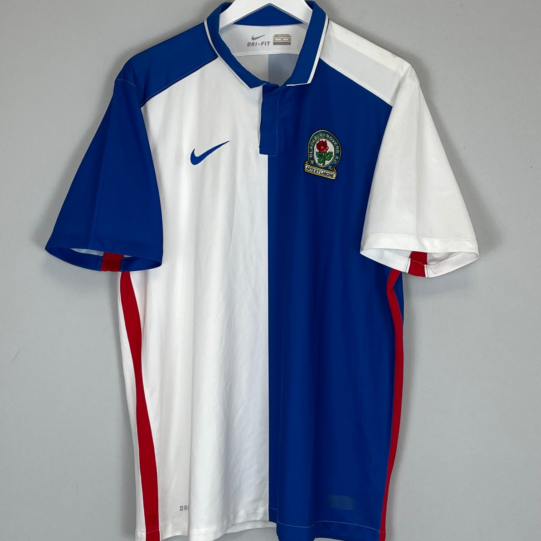 Shop 2015/16 BLACKBURN ROVERS HOME SHIRT (XL) NIKE, classic football shirts, vintage football shirts & retro soccer jerseys at Cult Kits