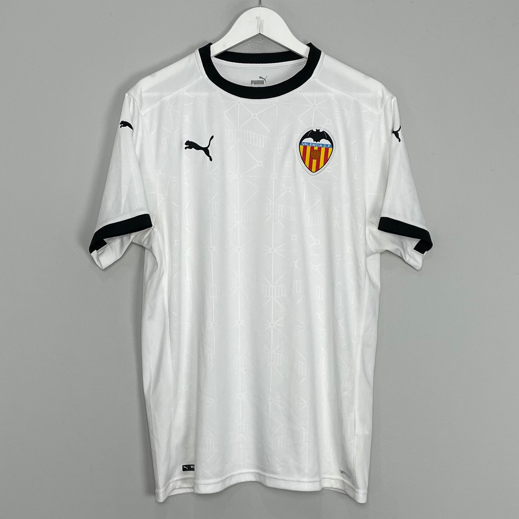 Shop 2020/21 VALENCIA HOME SHIRT (L) PUMA, classic football shirts, vintage football shirts & retro soccer jerseys at Cult Kits
