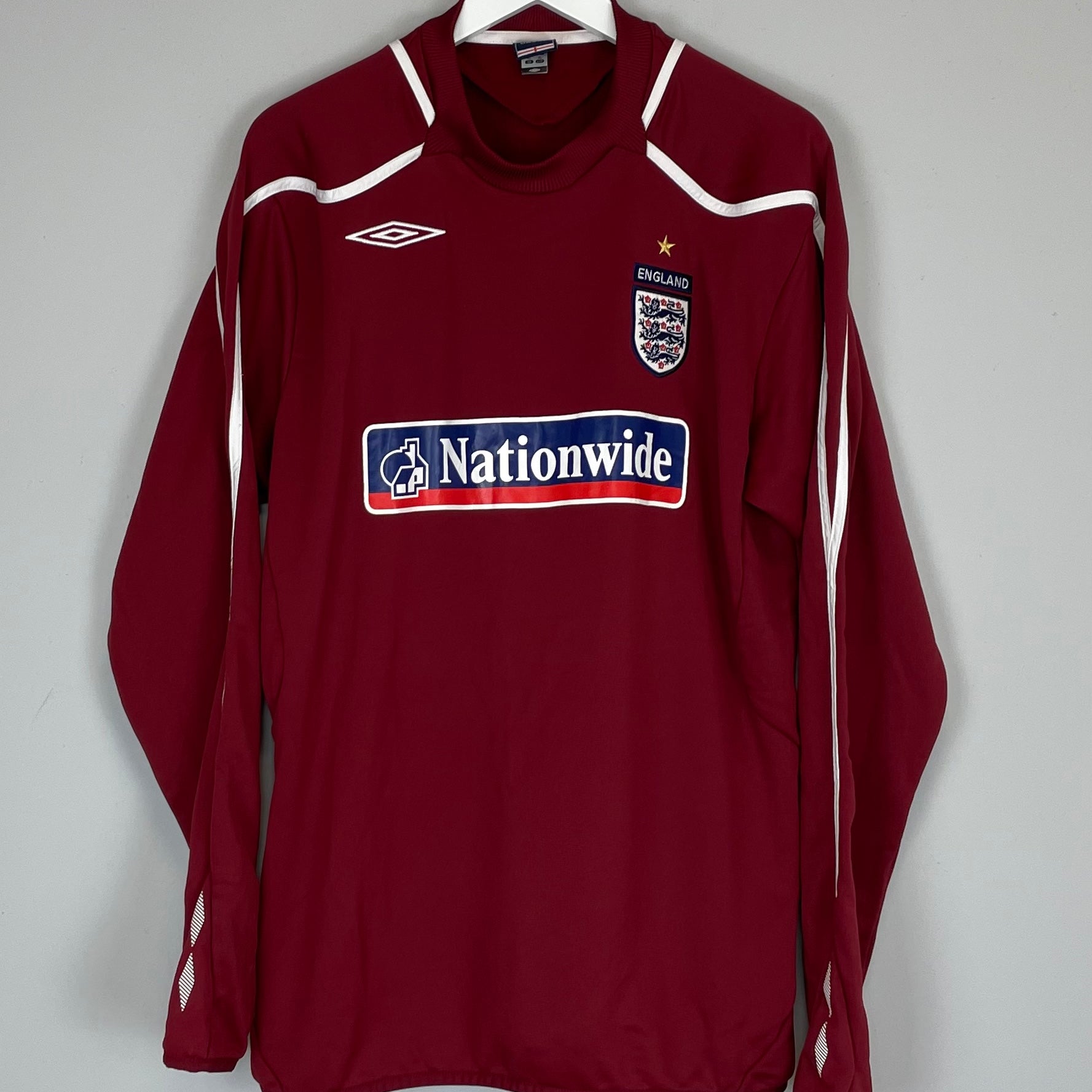 Shop 2007/08 ENGLAND JUMPER (XL) UMBRO, classic football shirts, vintage football shirts & retro soccer jerseys at Cult Kits