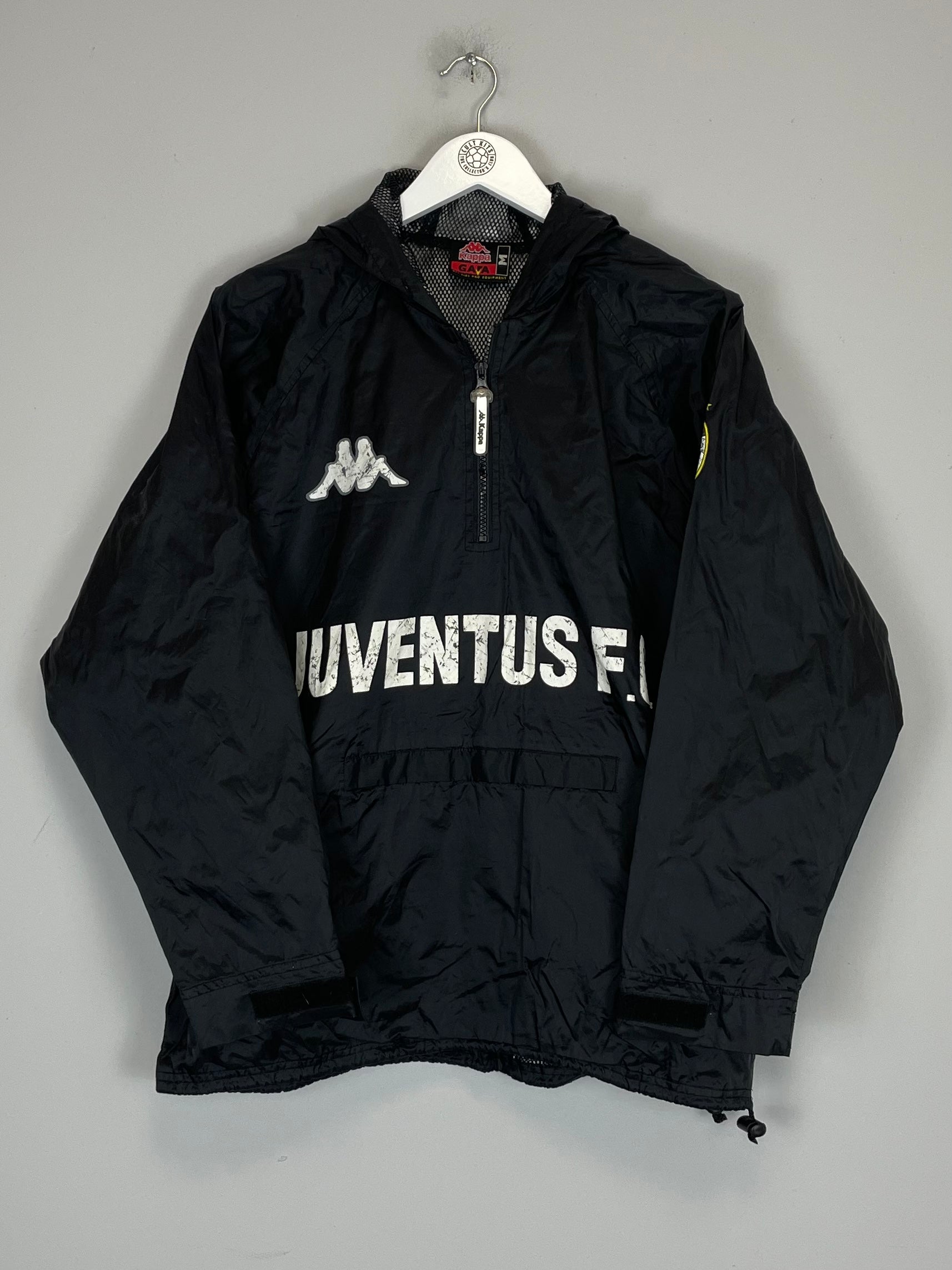 Shop 1995/97 JUVENTUS WINDBREAKER (M) KAPPA, classic football shirts, vintage football shirts & retro soccer jerseys at Cult Kits