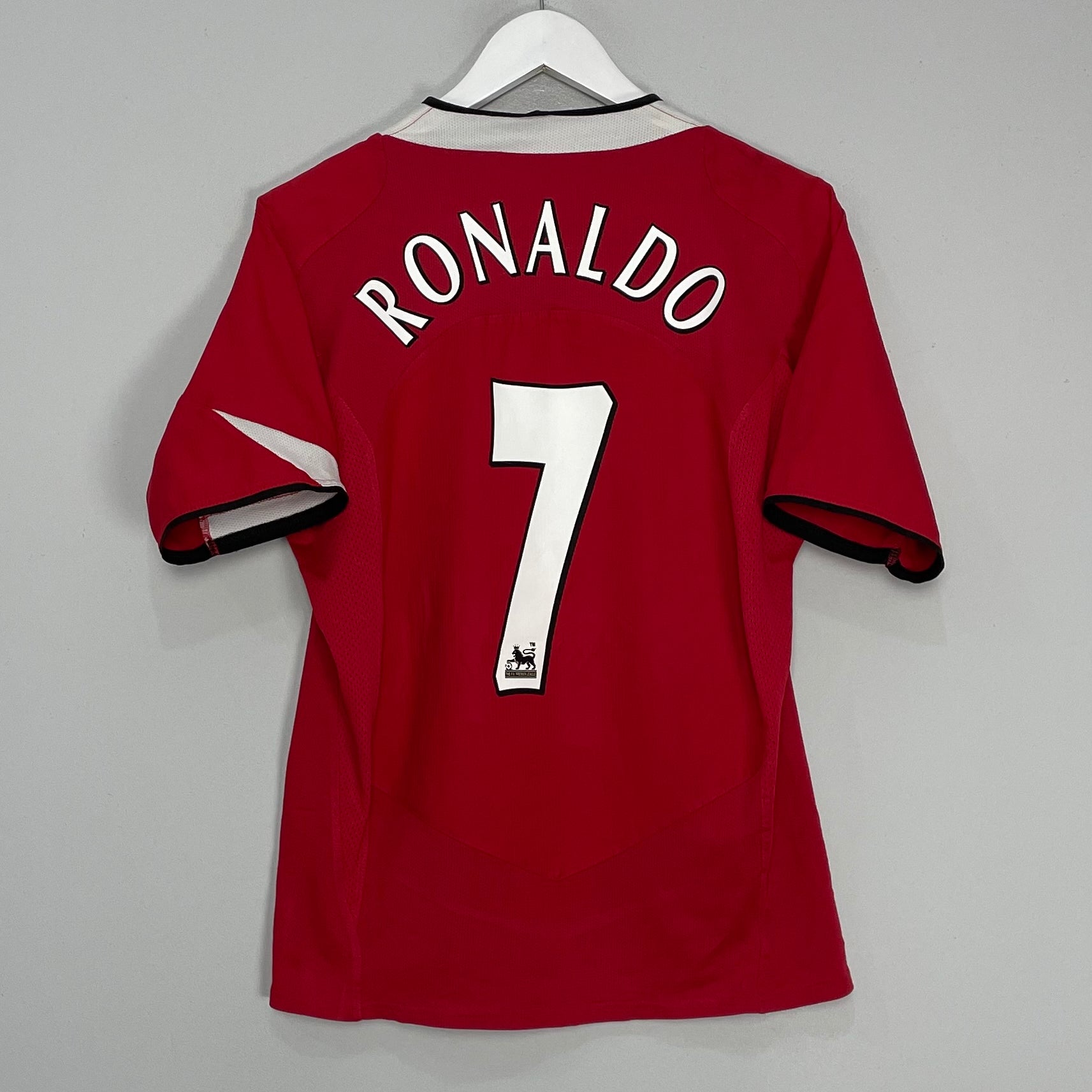 Shop 2004/06 MANCHESTER UNITED RONALDO #7 HOME SHIRT (S) NIKE, classic football shirts, vintage football shirts & retro soccer jerseys at Cult Kits